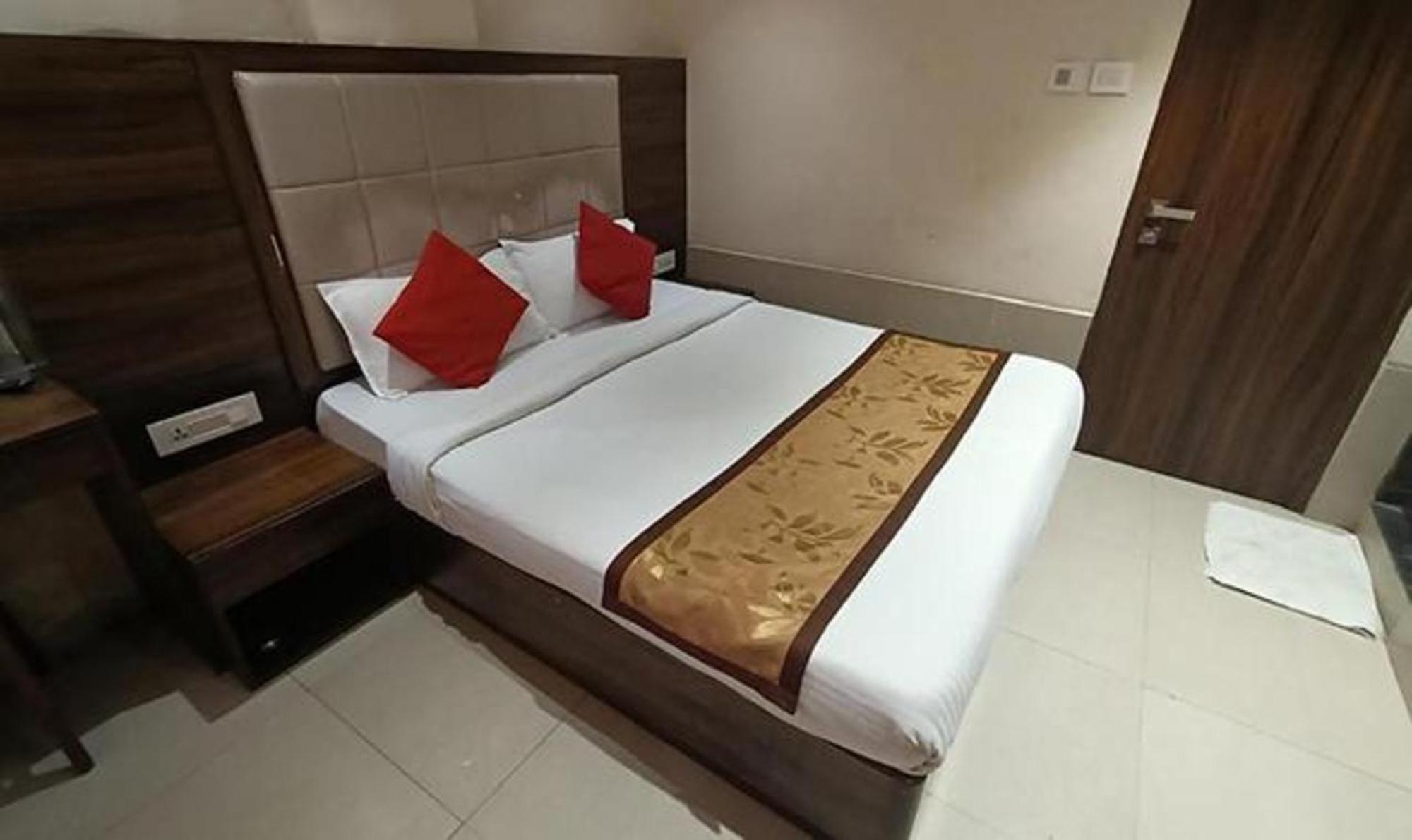 Hotel Fabhotel Regal Inn Bombaim
