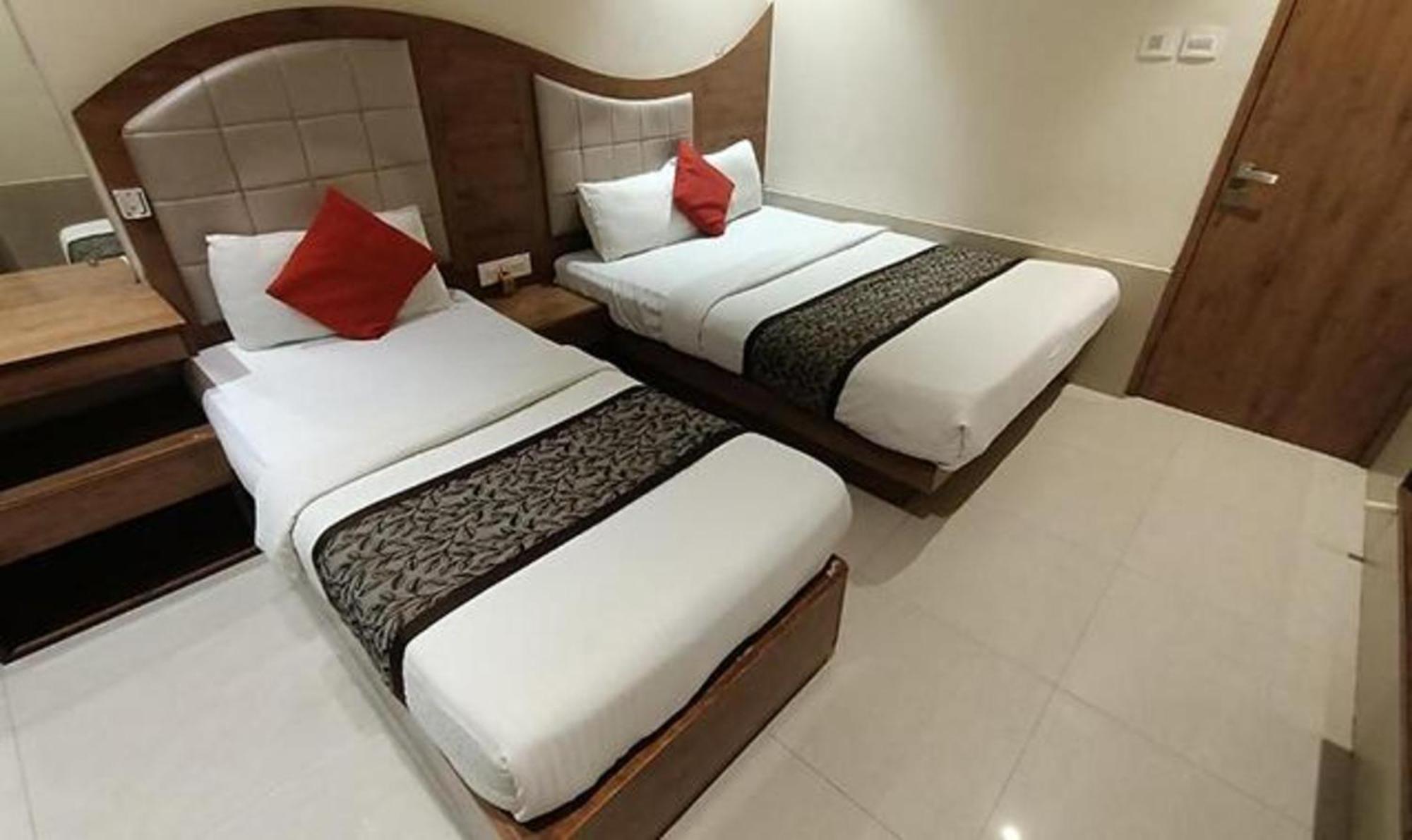 Fabhotel Regal Inn 3* Bombaim