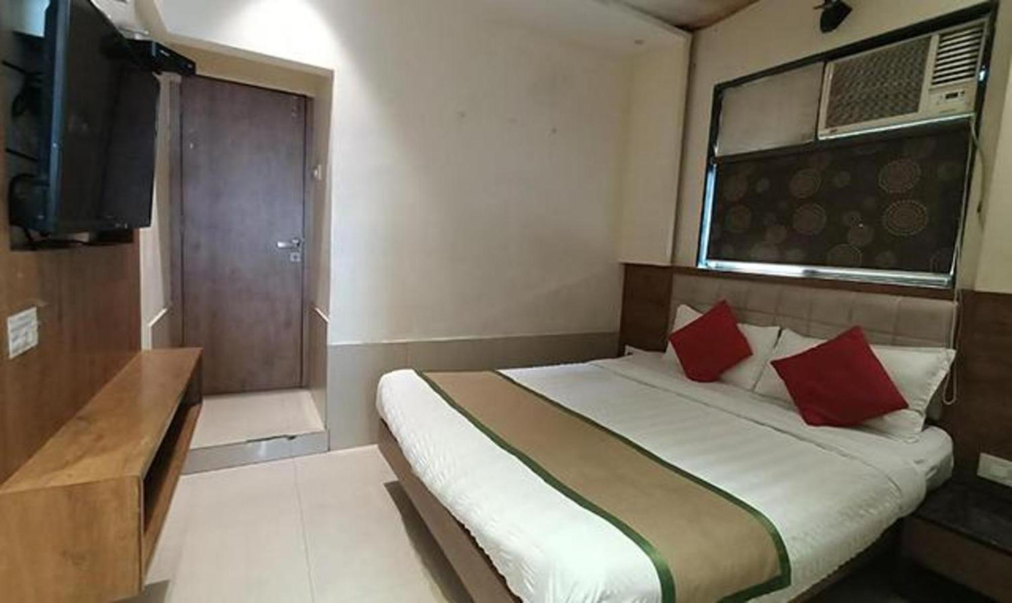 Fabhotel Regal Inn 3* Bombaim