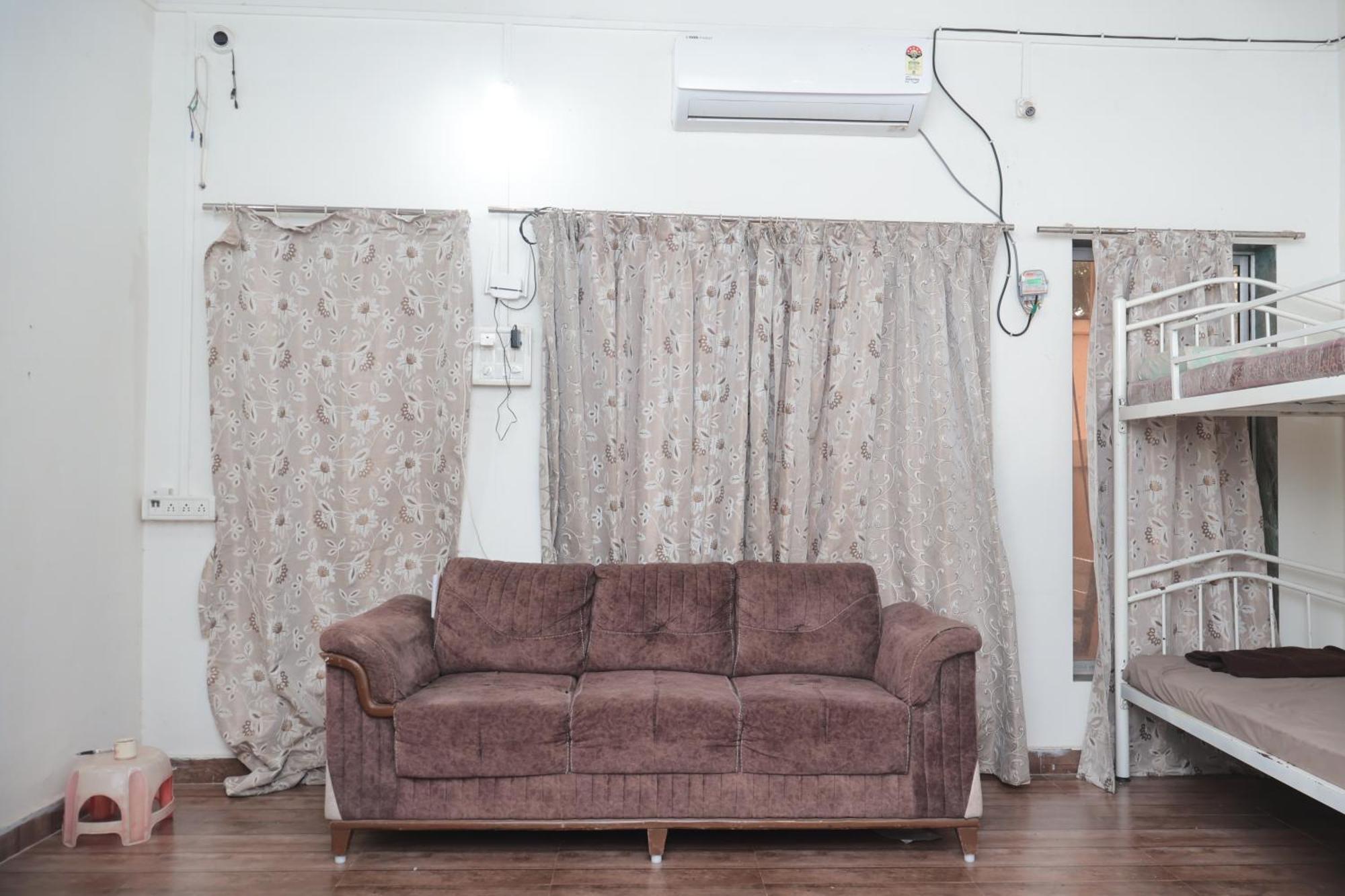 Guest house Sam's Outhouse Mumbai