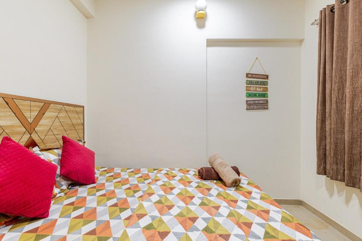 Apartment 2bhk Flat -5min From Goregaon Nesco *