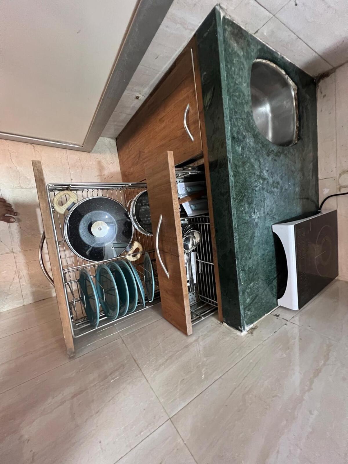 Apartment 1bhk Flat In Juhu