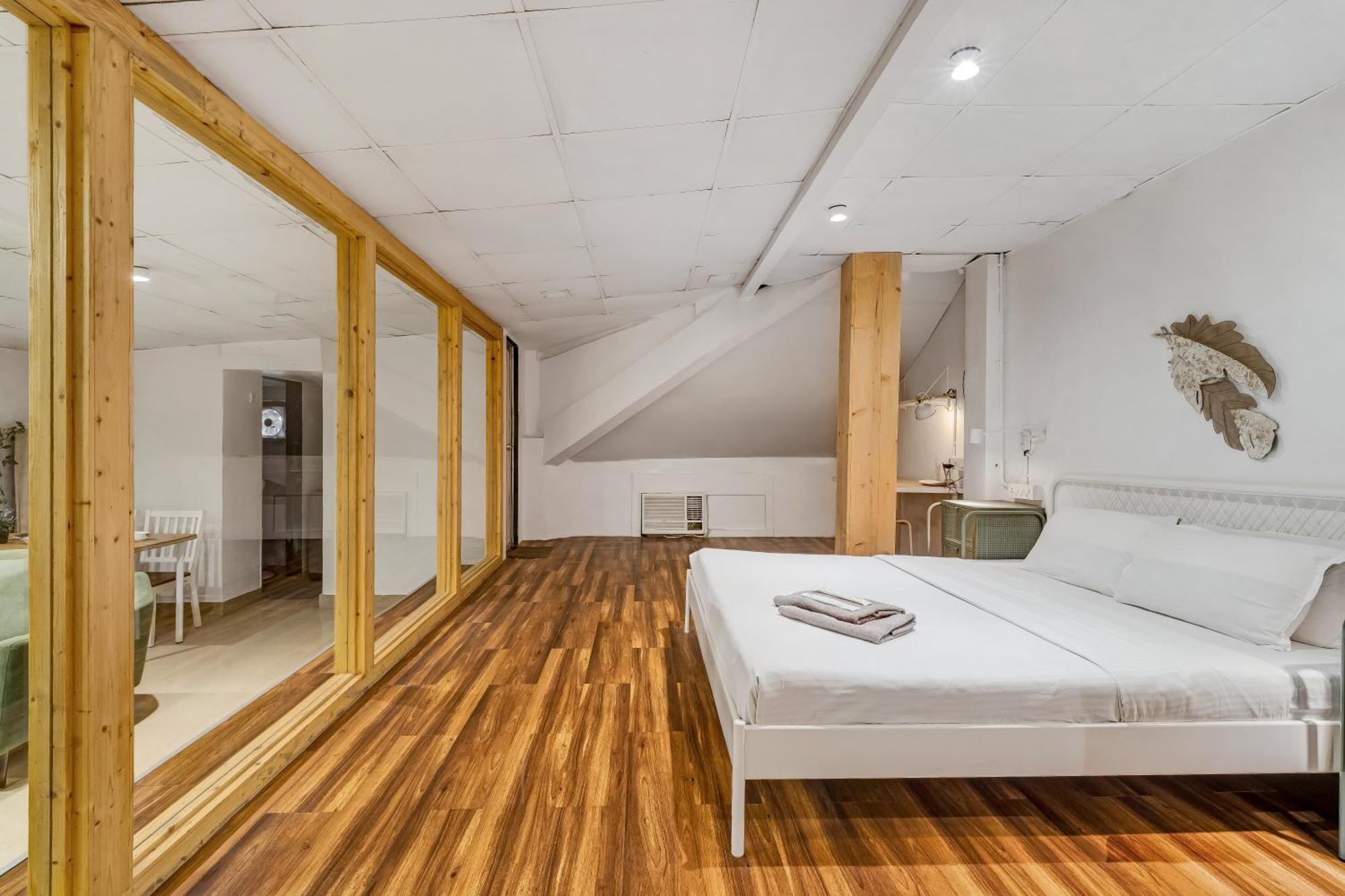 Glass House 1bhk Khar W By The Company * Mumbai