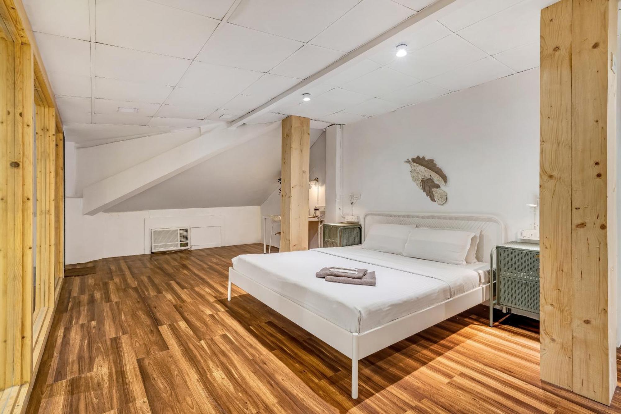 Glass House 1bhk Khar W By The Company *