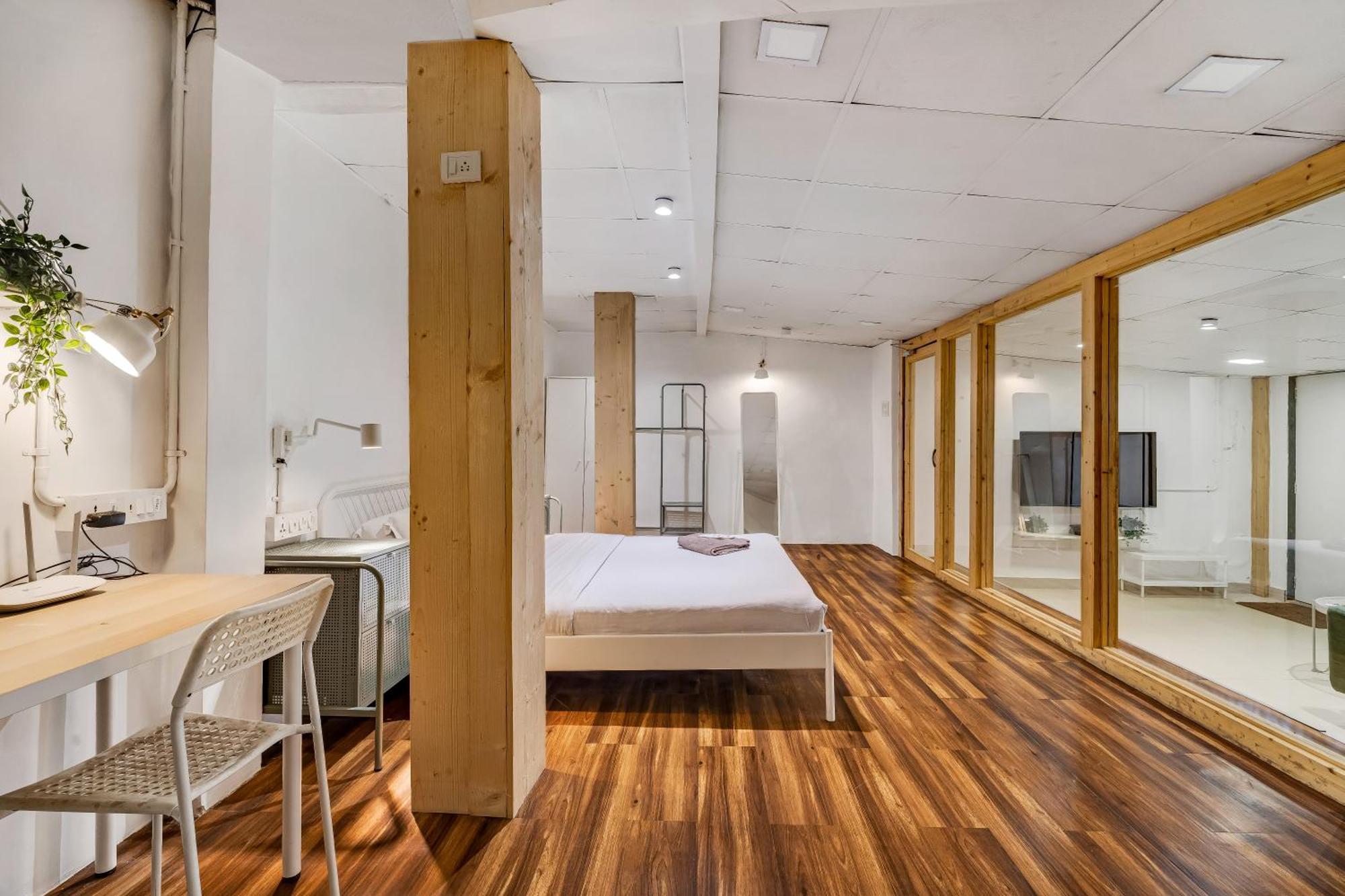 Glass House 1bhk Khar W By The Company