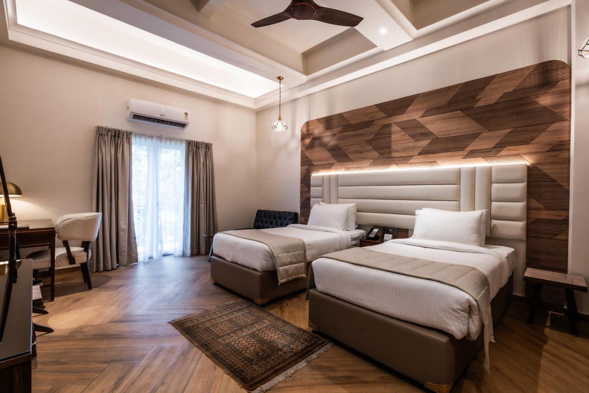 Grand - Ballard Estate, Hotel