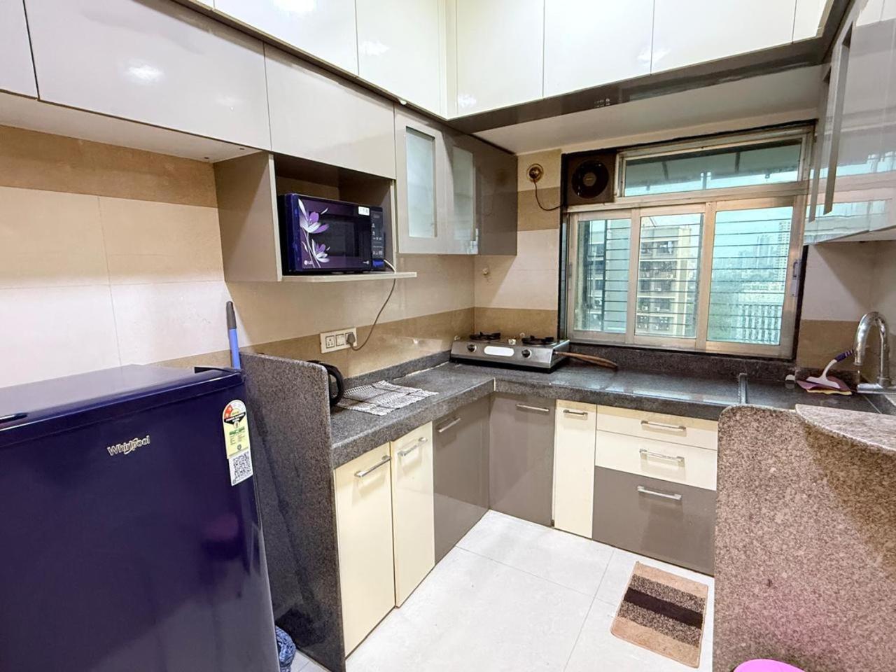 1bhk In Goregaon West Apartment *