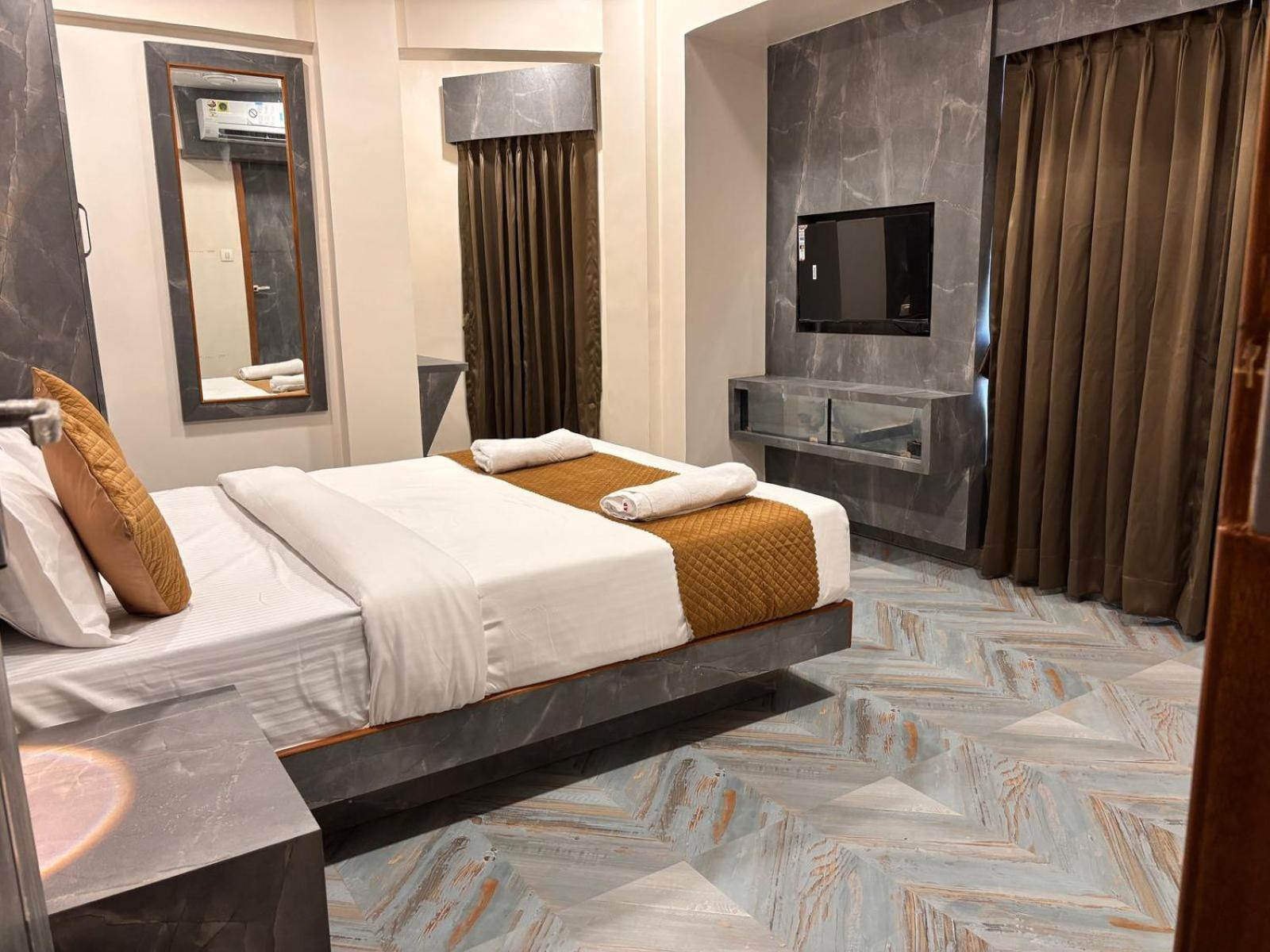 Hotel Arts Palace Mumbai