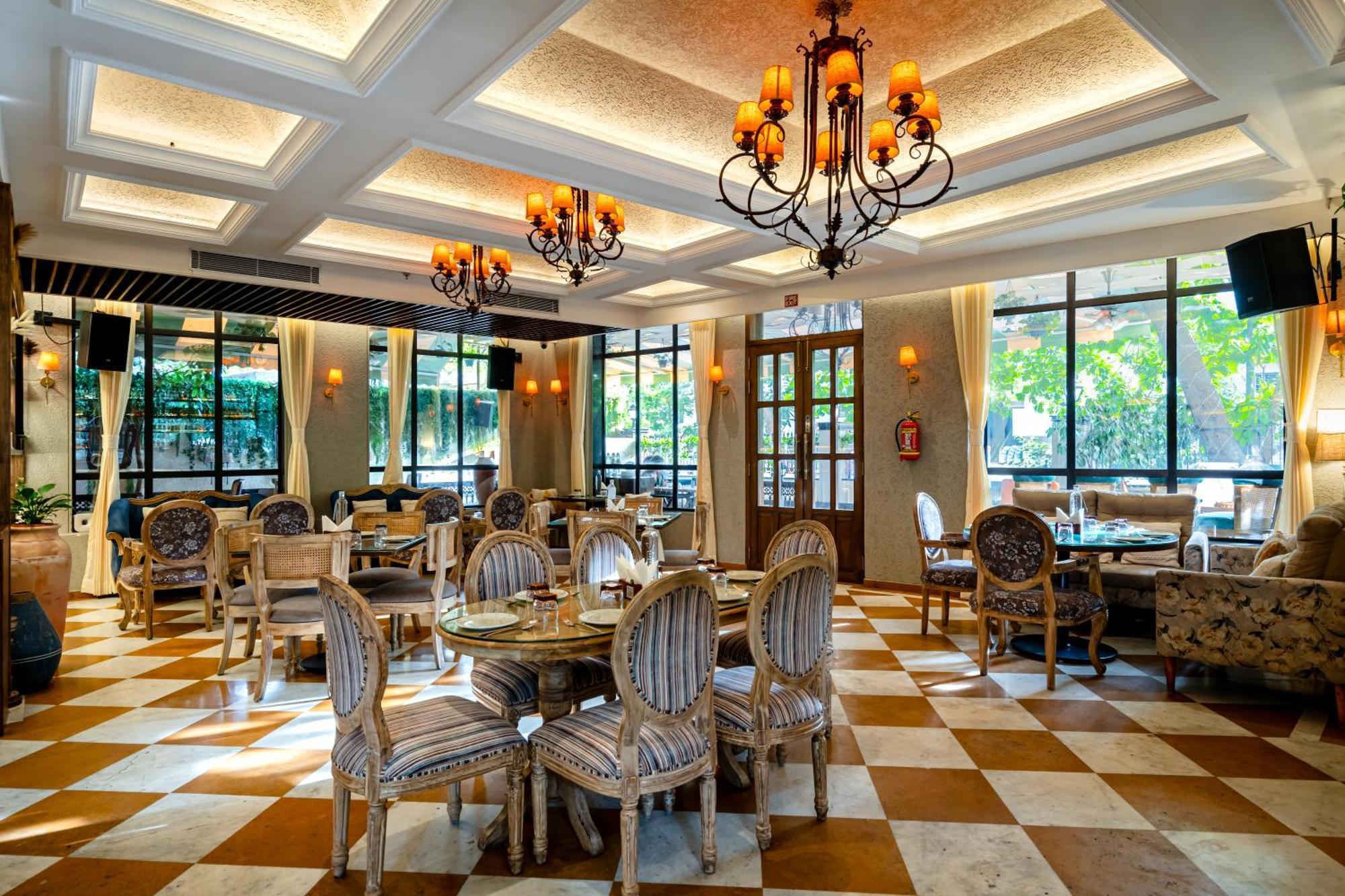 Hotel Arnna-goregaon 4*