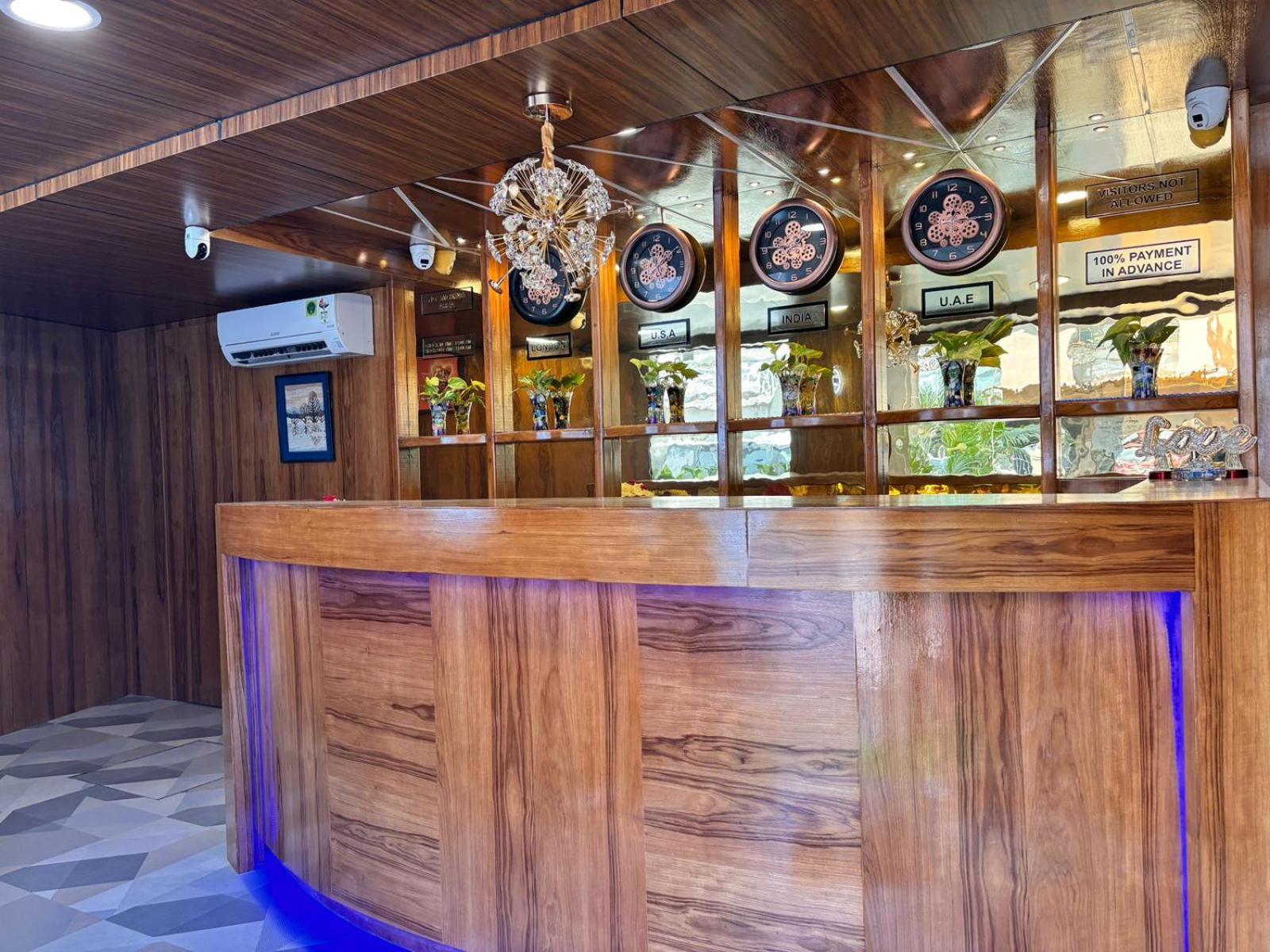 Hotel Arts Palace Mumbai