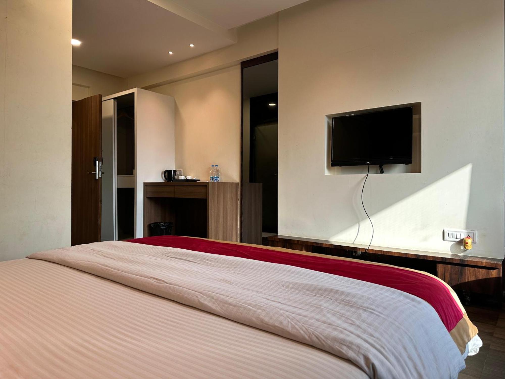 Hotel Farm Regency Mumbai