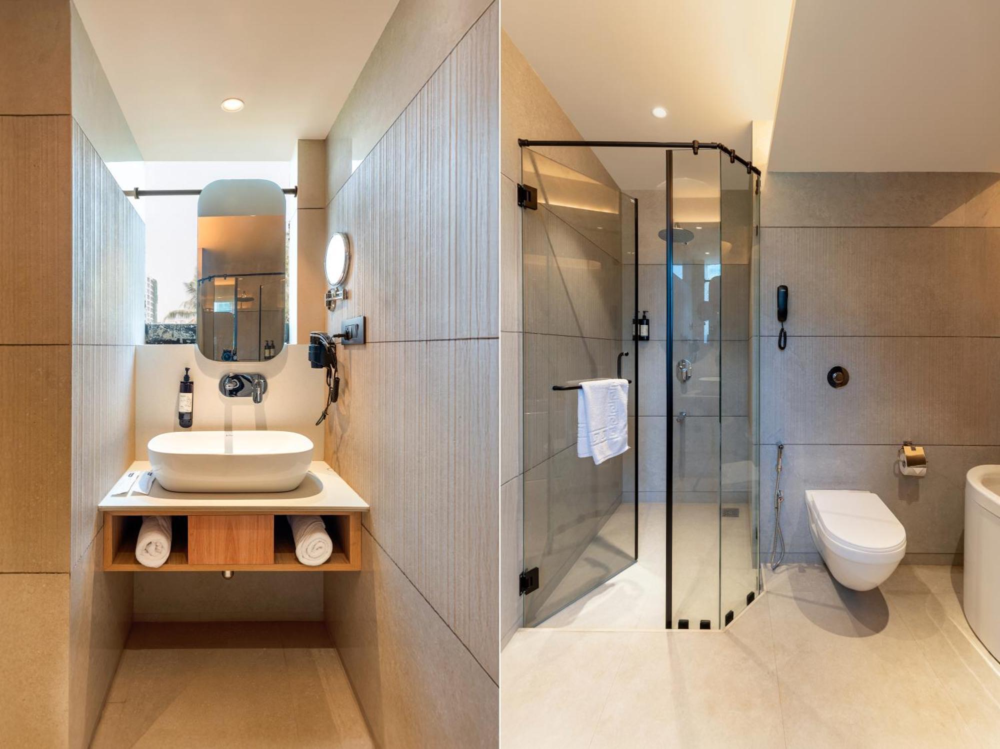 Hotel Indie International Airport 4*