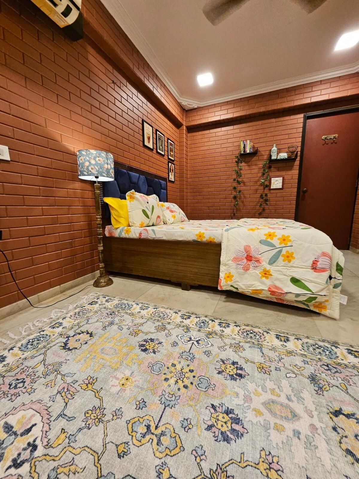 Brick Maison 1bhk With Free Parking, Juhu Bandra Apartment Mumbai