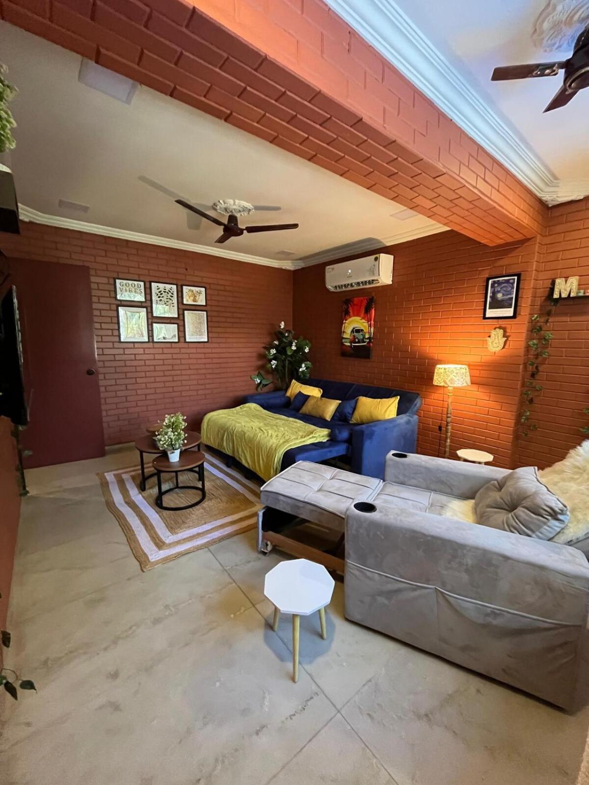 Brick Maison 1bhk With Free Parking, Juhu Bandra