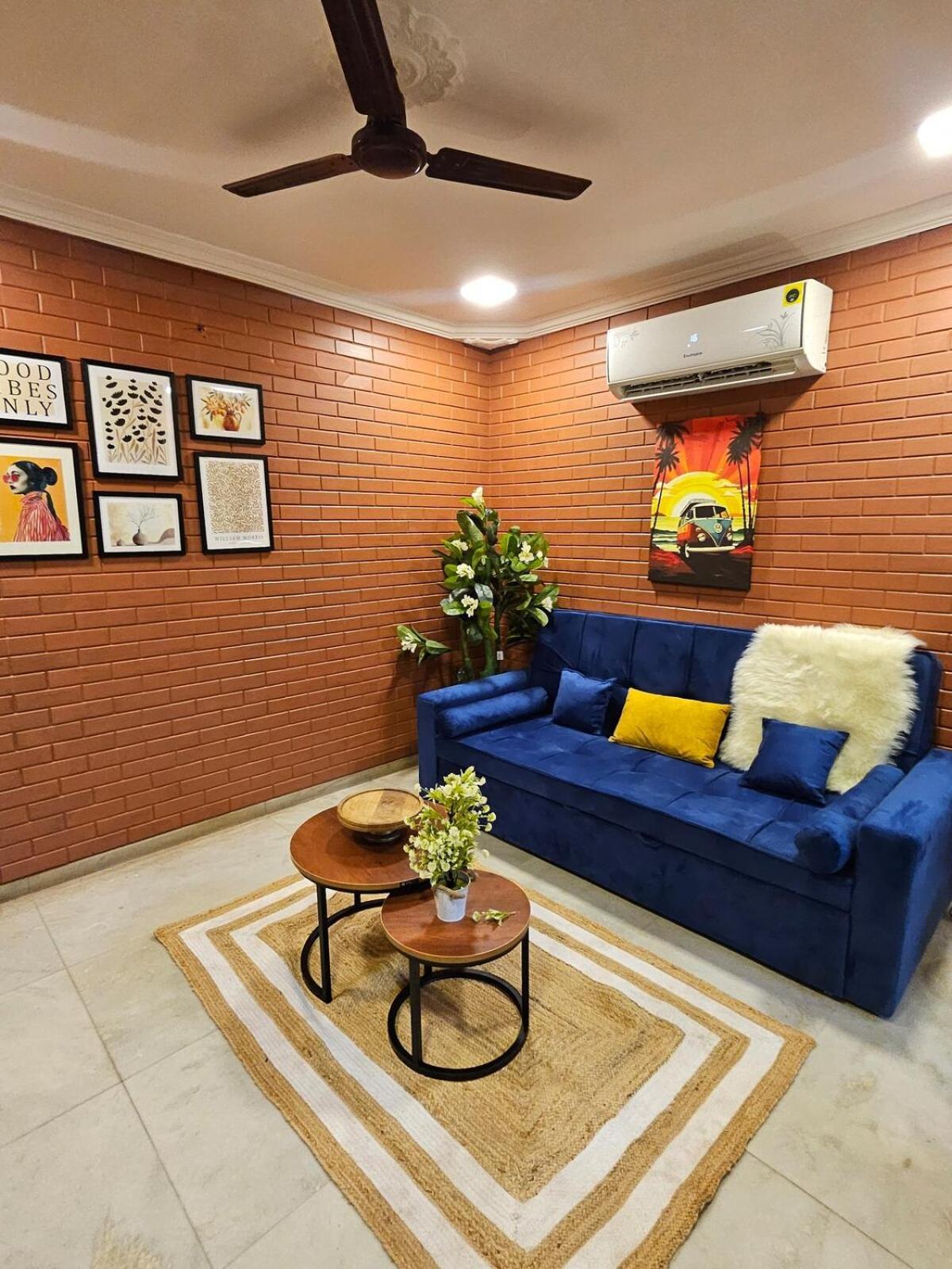 Apartment Brick Maison 1bhk With Free Parking, Juhu Bandra *