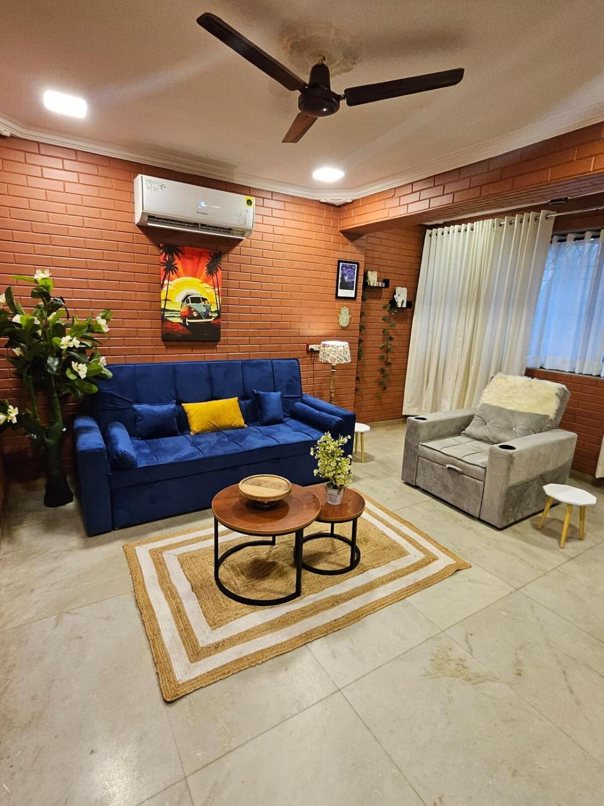Apartment Brick Maison 1bhk With Free Parking, Juhu Bandra *