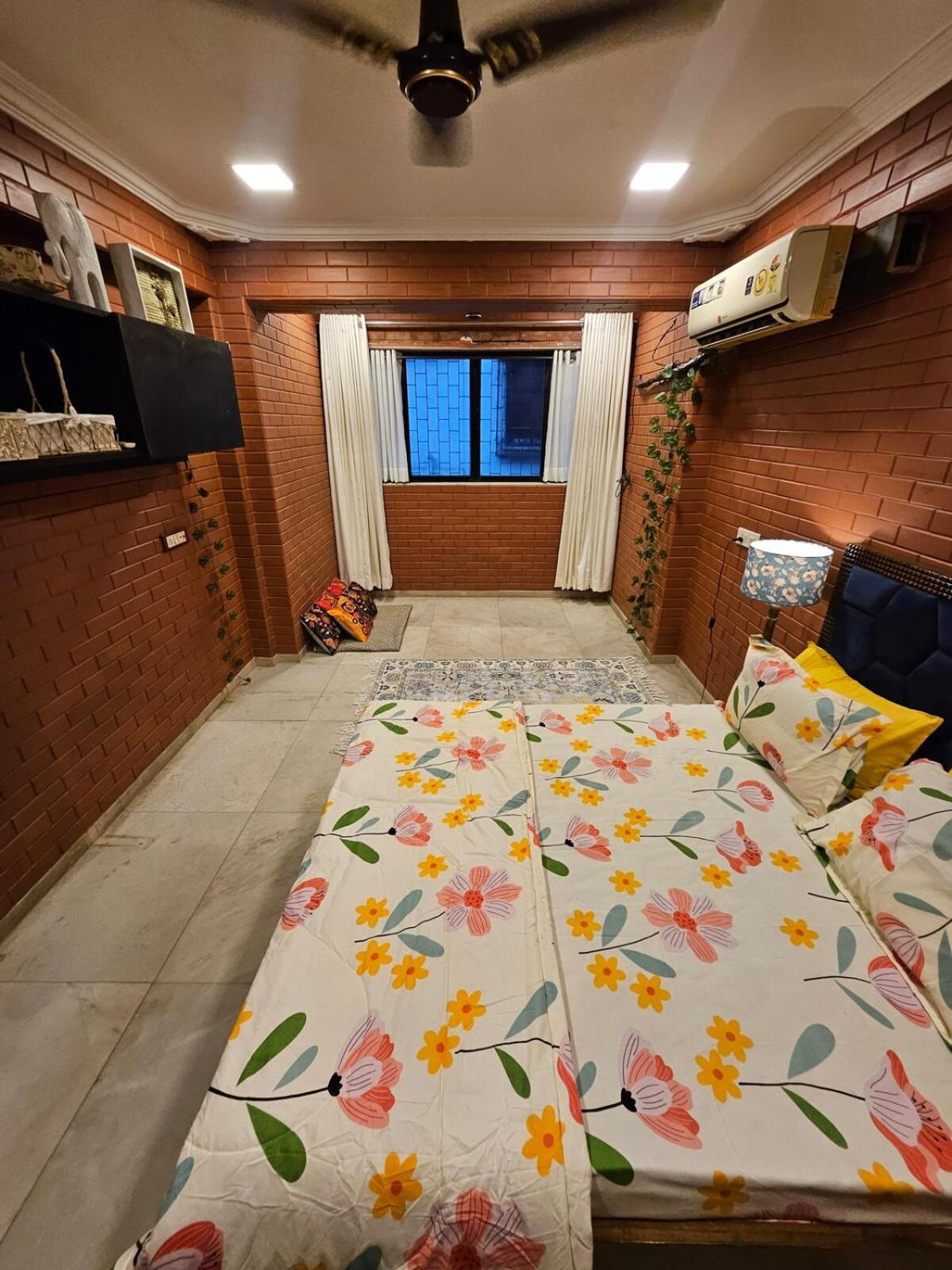 Brick Maison 1bhk With Free Parking, Juhu Bandra *