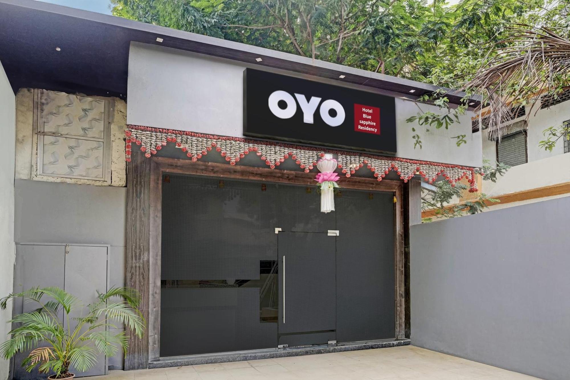 Oyo Blue Sapphire Residency Near Chhatrapati Shivaji International Airport