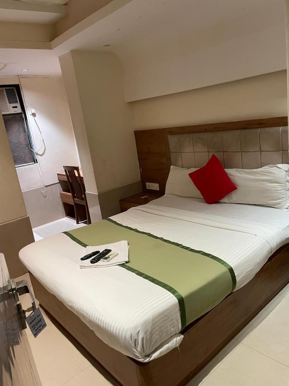 Rr Inn-international Airport Hotel Mumbai