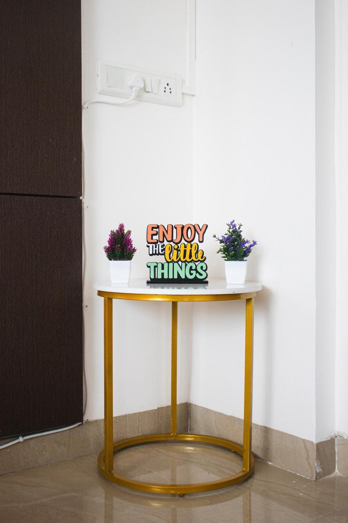 Apartment Aura - Entire In Parle Mumbai