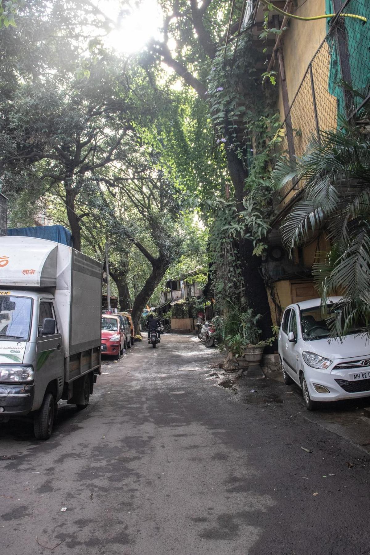 Apartment Aura - Entire In Parle Mumbai