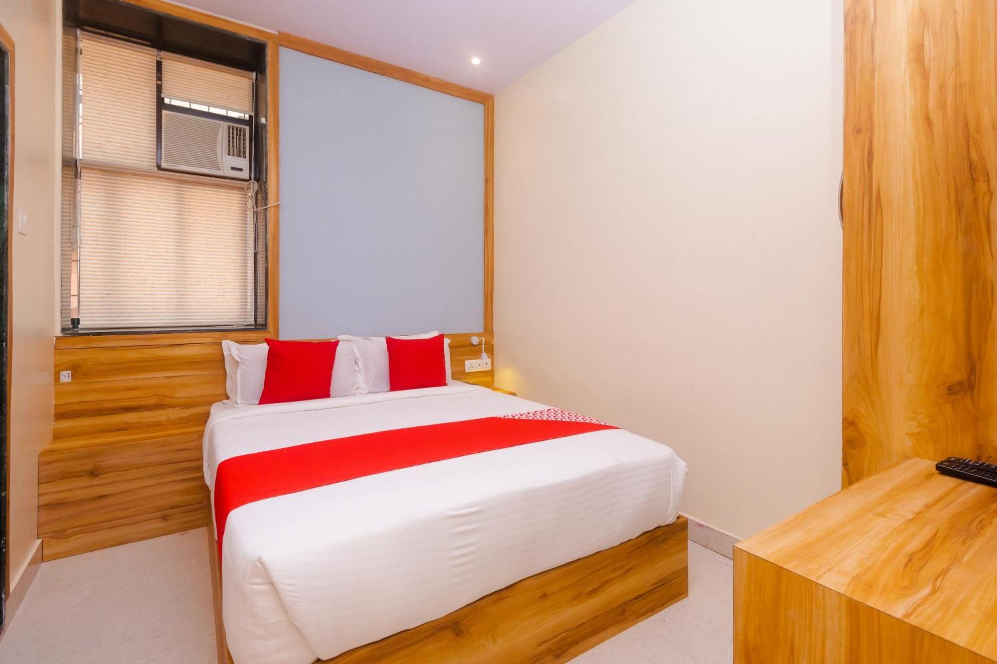 Hotel Sun Near Saifee Hospital And Hn Reliance Hospital