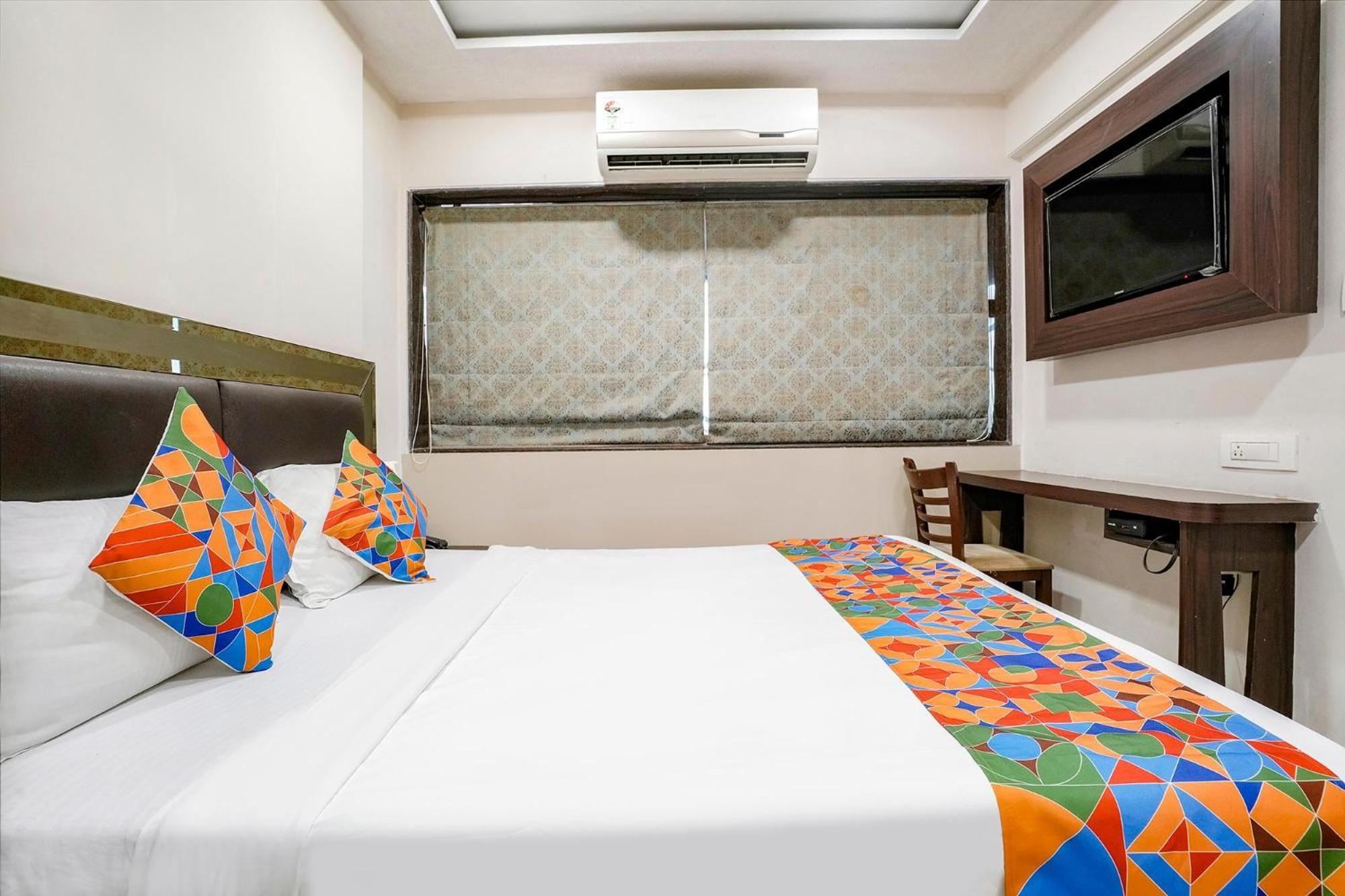 Hotel Fabhotel Kamran Residency 3*