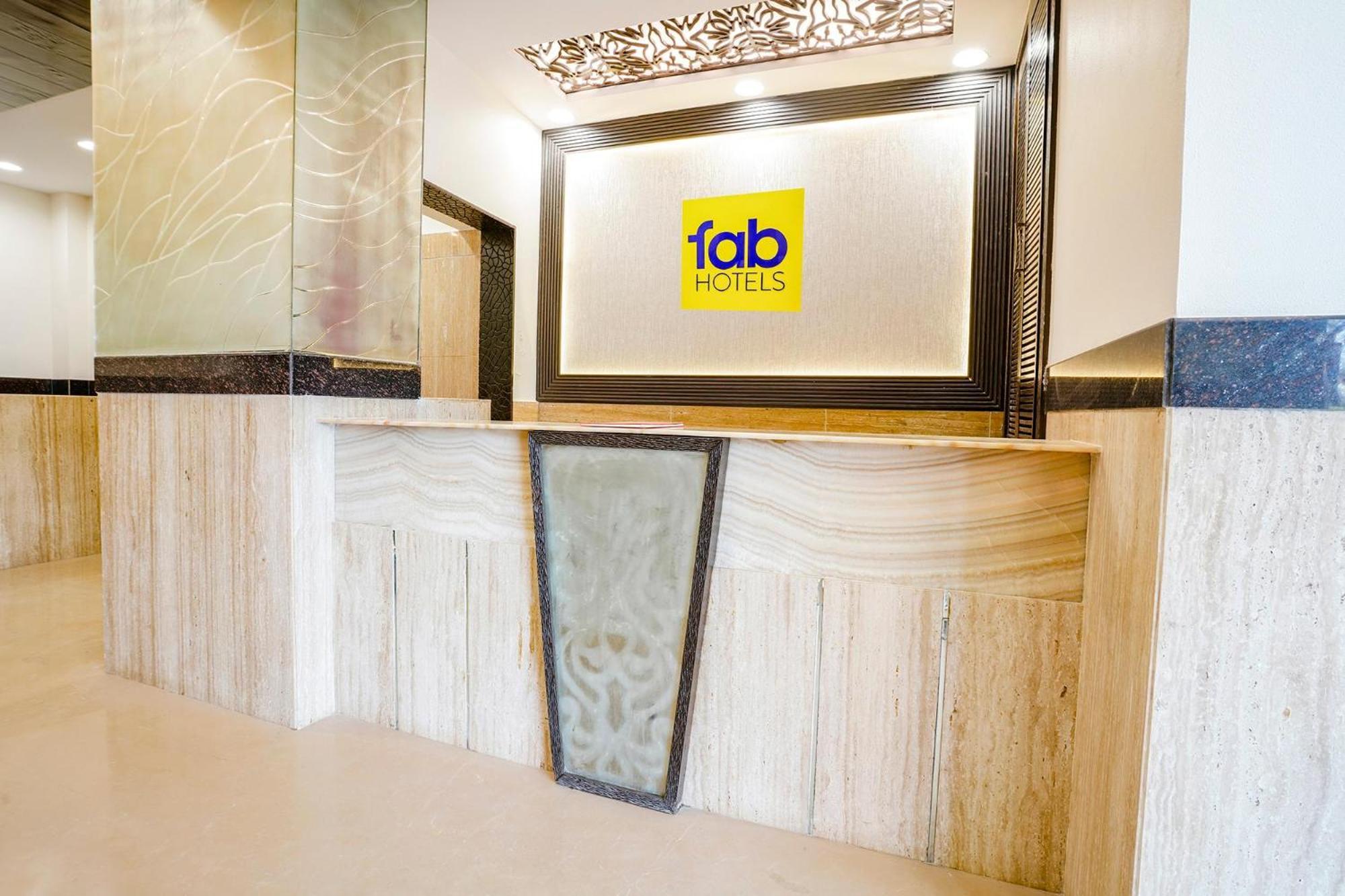 Hotel Fabhotel Kamran Residency