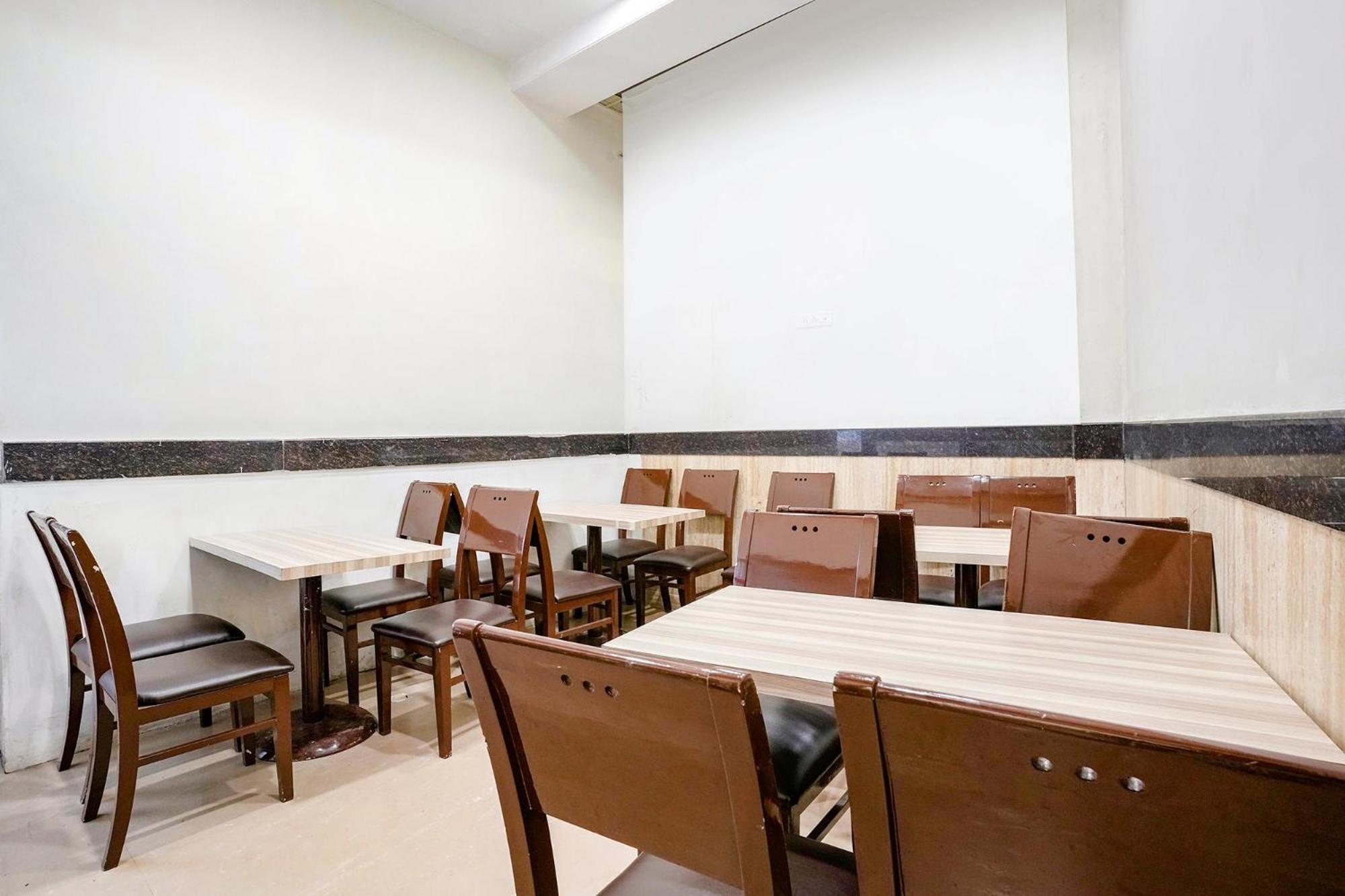 Hotel Fabhotel Kamran Residency 3*