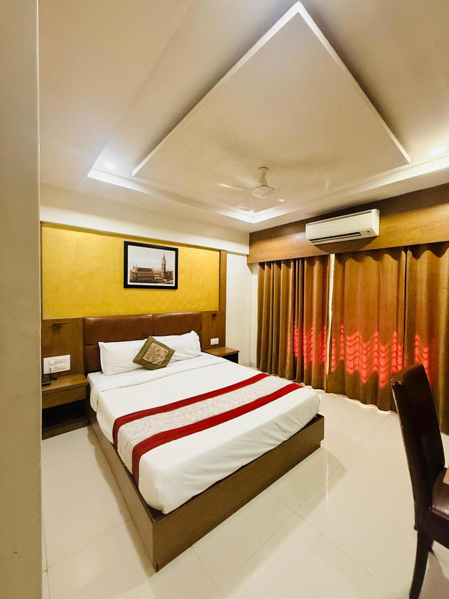 Hotel Crystal Luxury Inn- Bandra 3*
