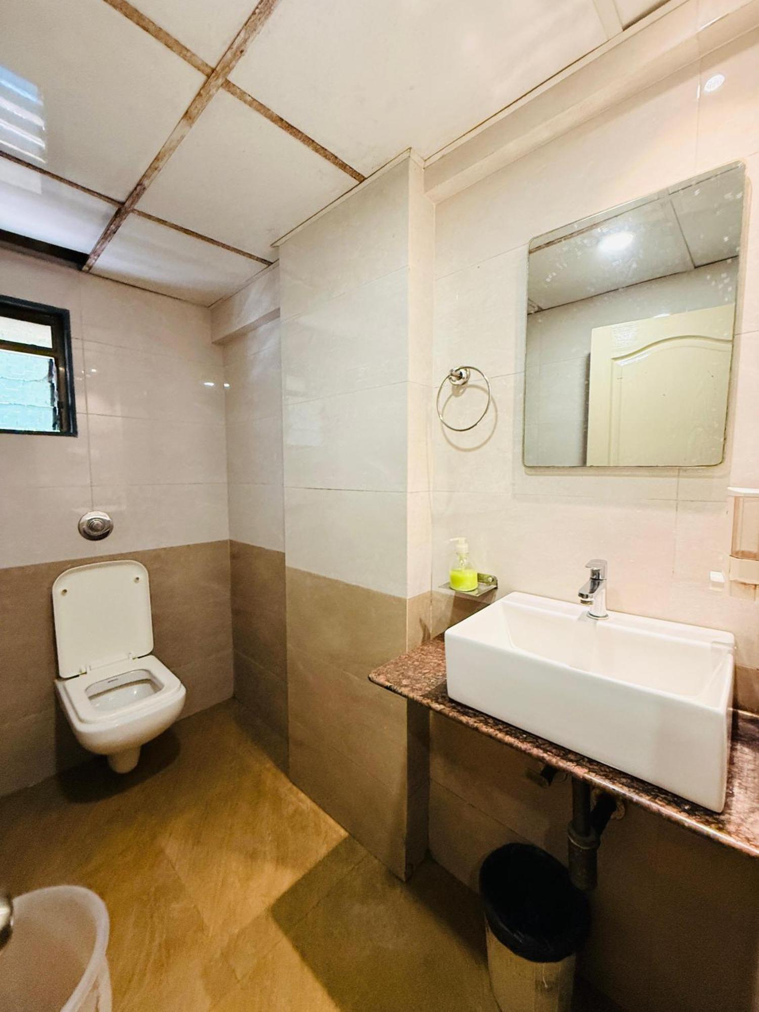 Crystal Luxury Inn- Bandra Mumbai