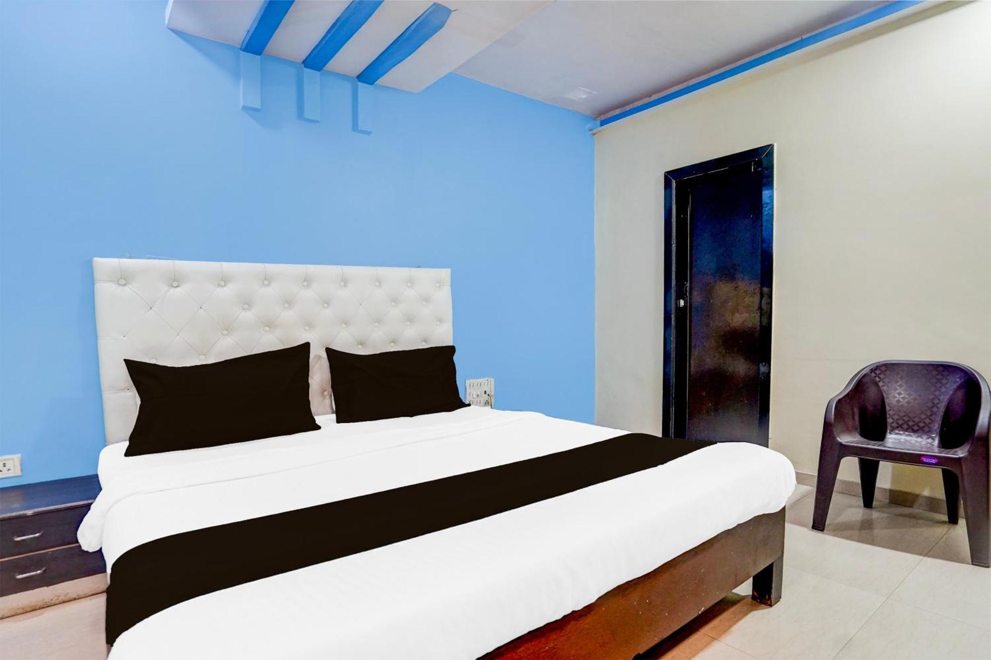 O The Om Sai Residency Hotel