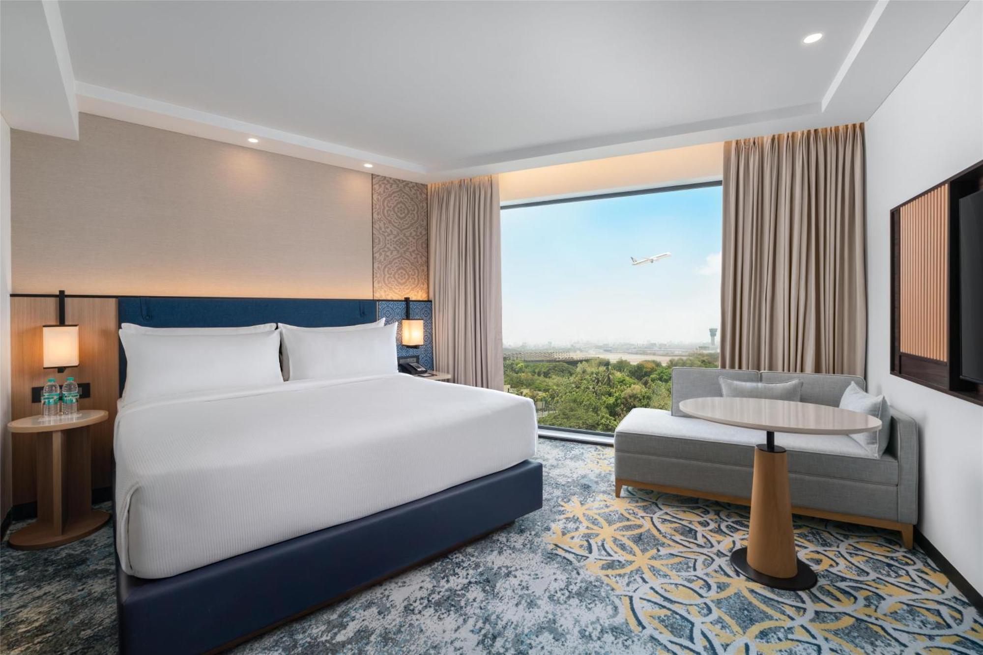 Hilton Garden International Airport Hotel 5*