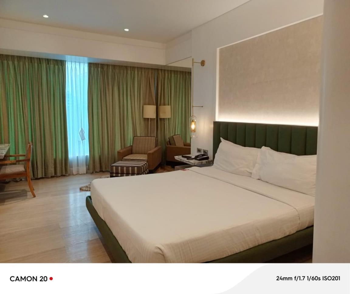 Mirage Hotel, International Airport