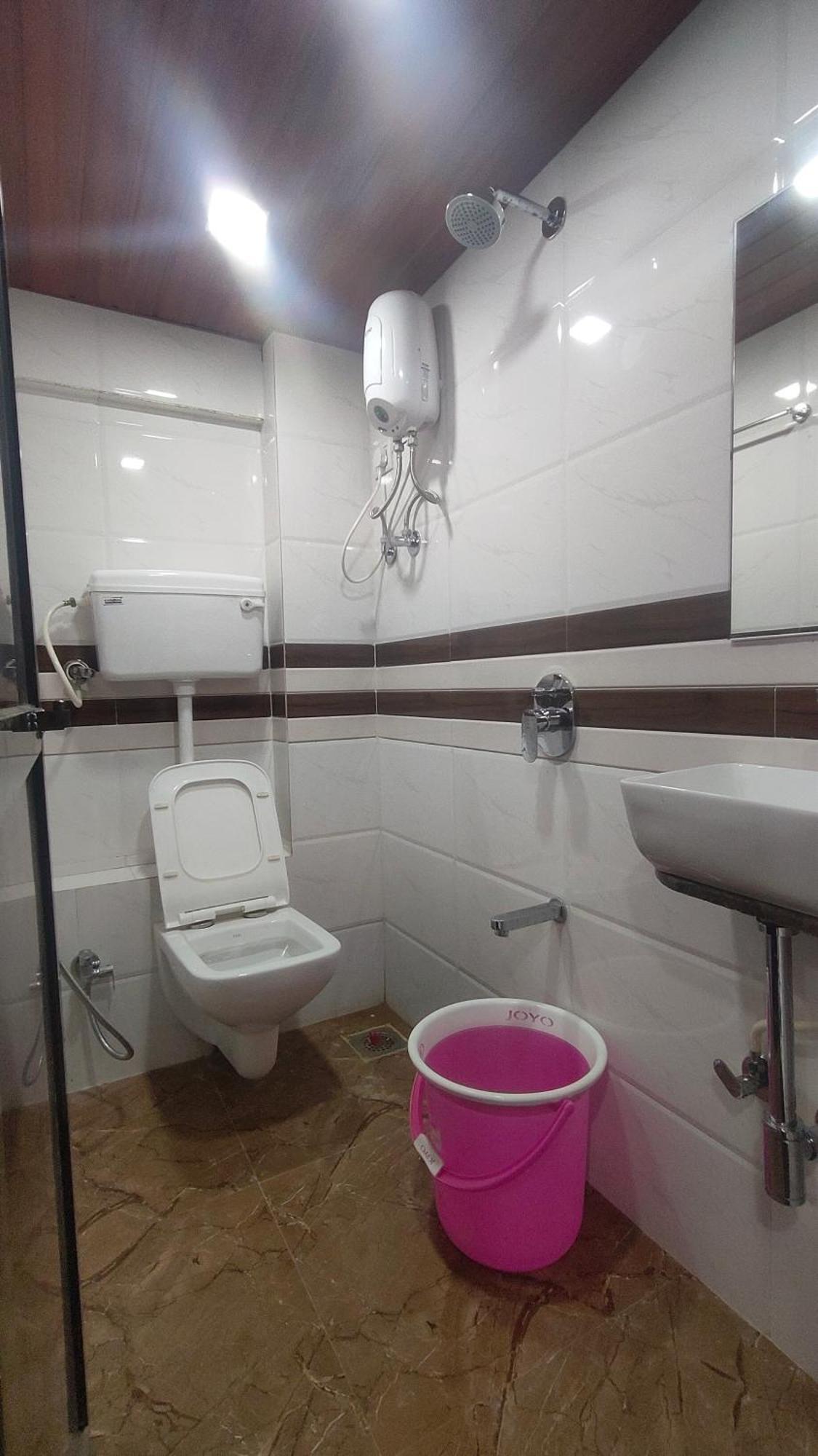 Hotel Samrat Palace 2 Mumbai