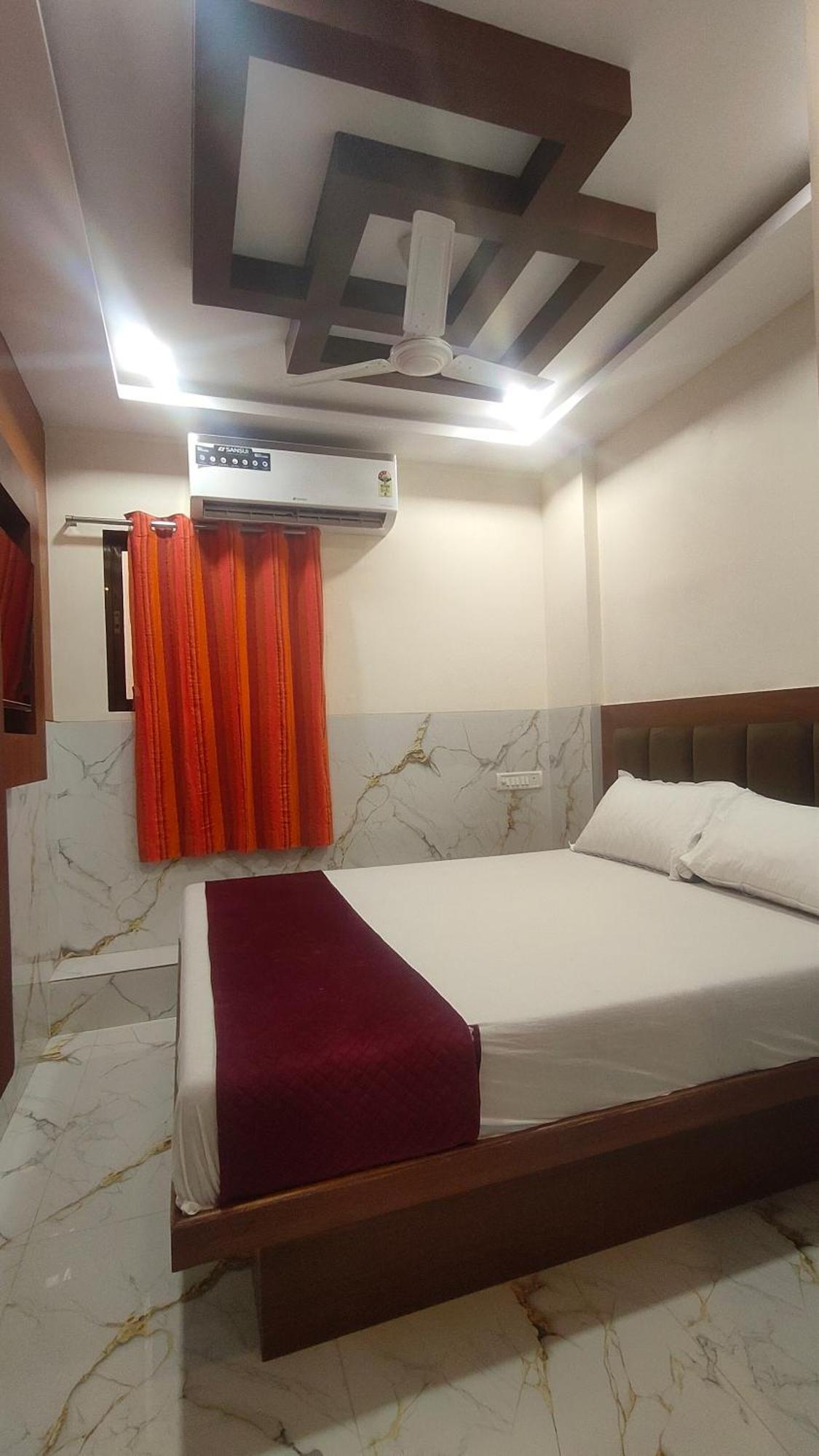 Hotel Samrat Palace 2 Goregaon West 3*