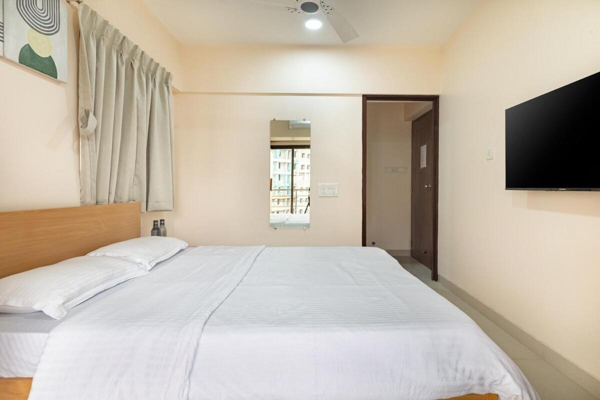 Treat Homes Service In Bkc Sindhuratna 701 Apartment *
