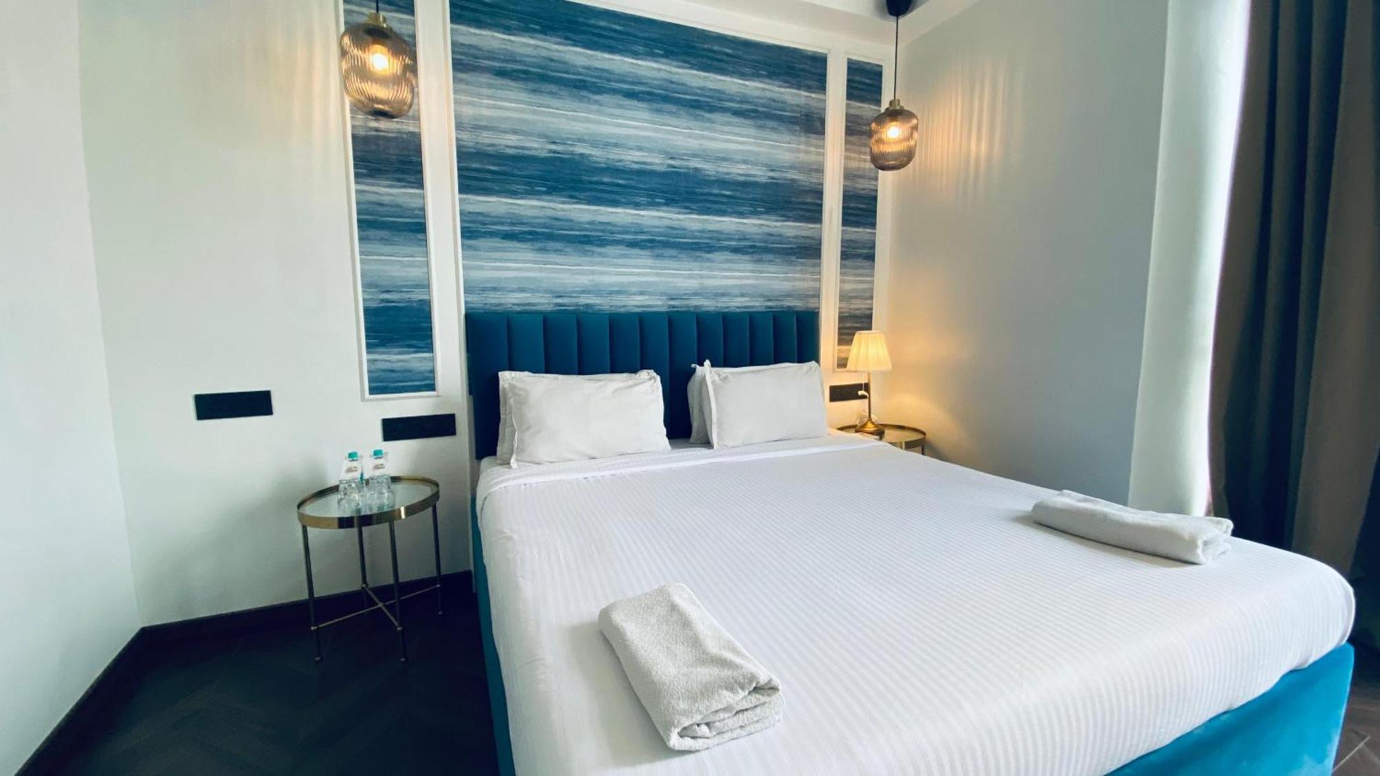 Palm Breeze - Colaba Mumbai