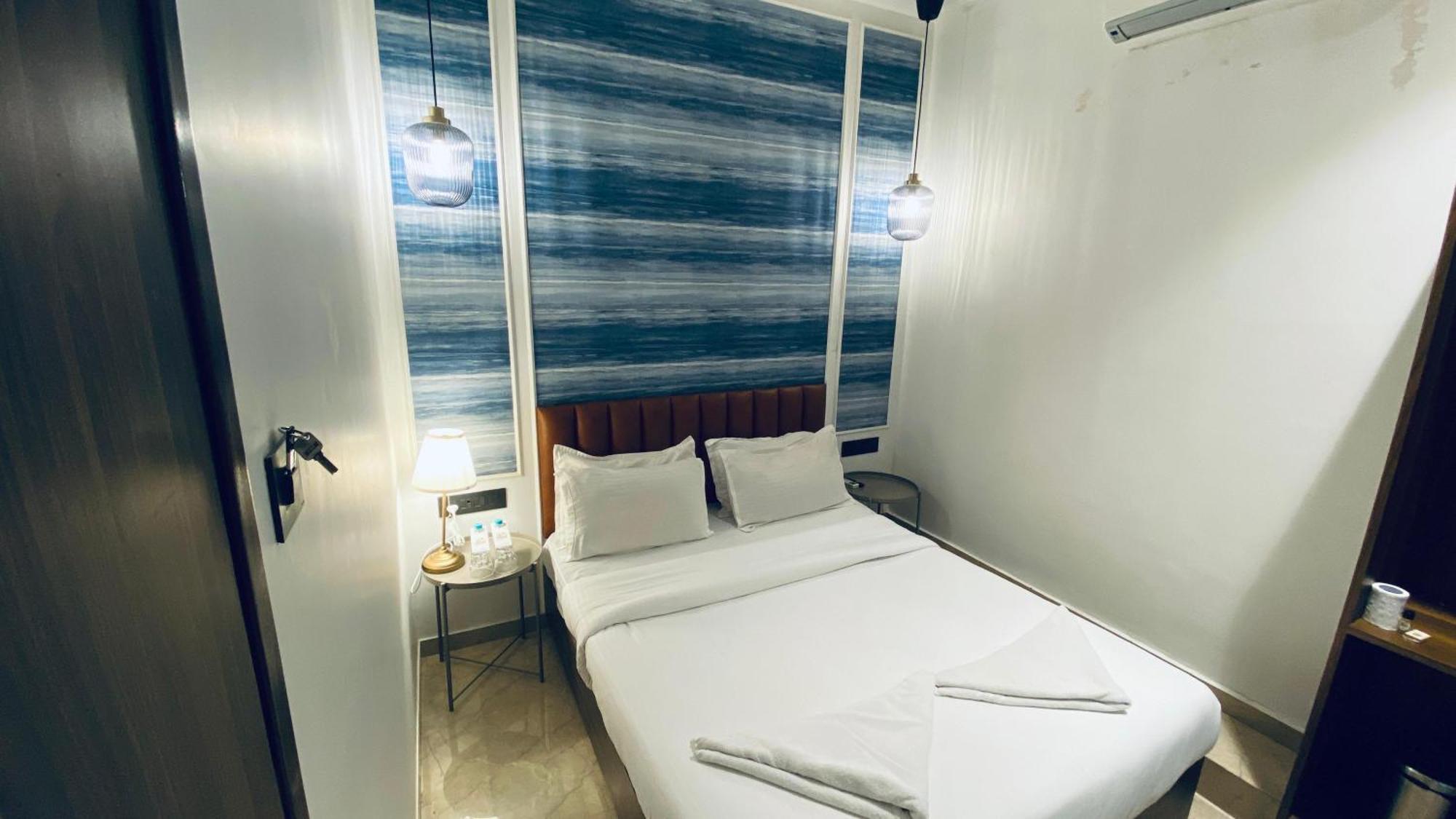 Hotel Palm Breeze - Colaba