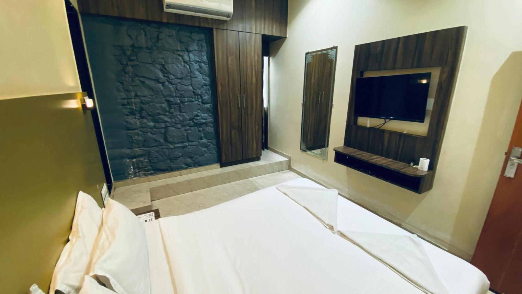 Palm Breeze - Colaba Mumbai