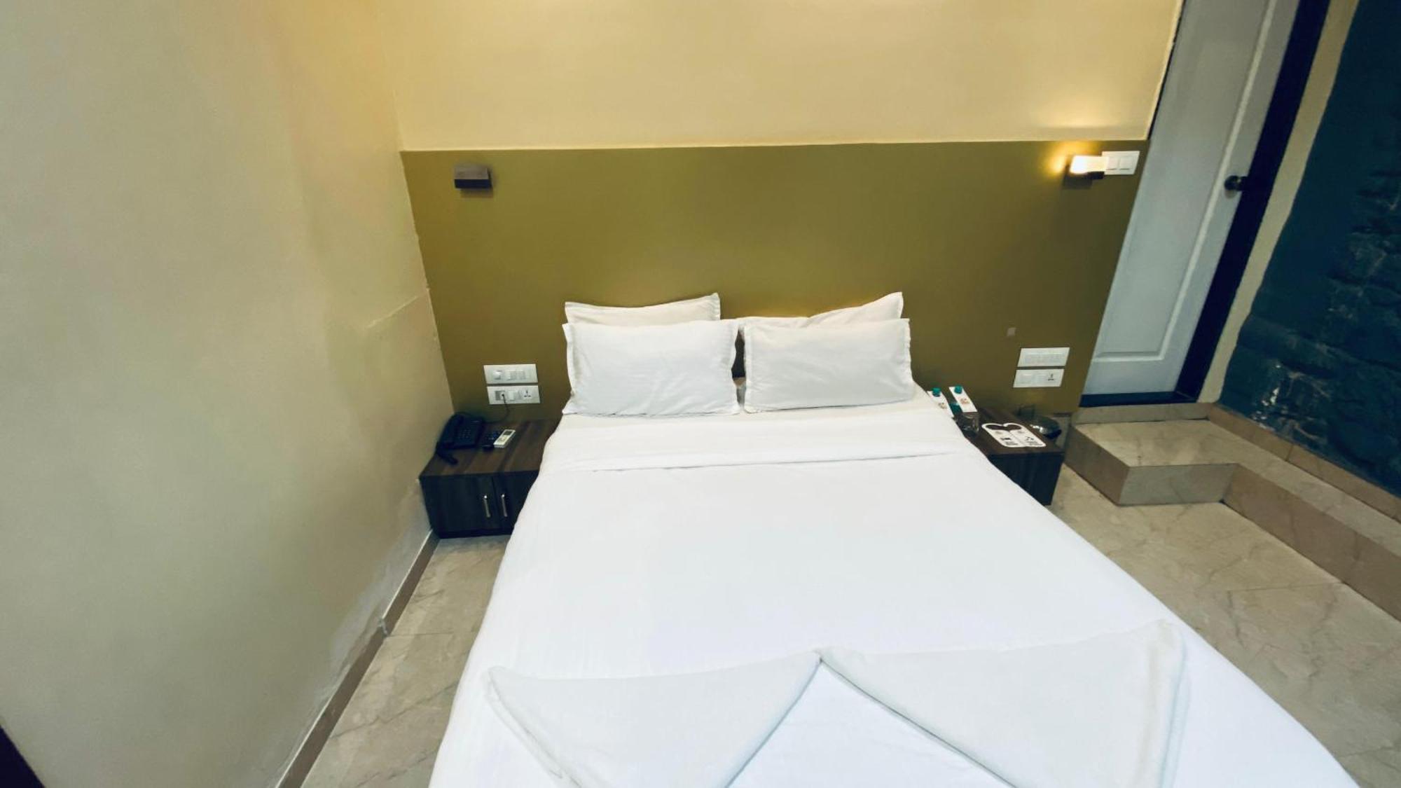 Palm Breeze - Colaba Hotel 3*