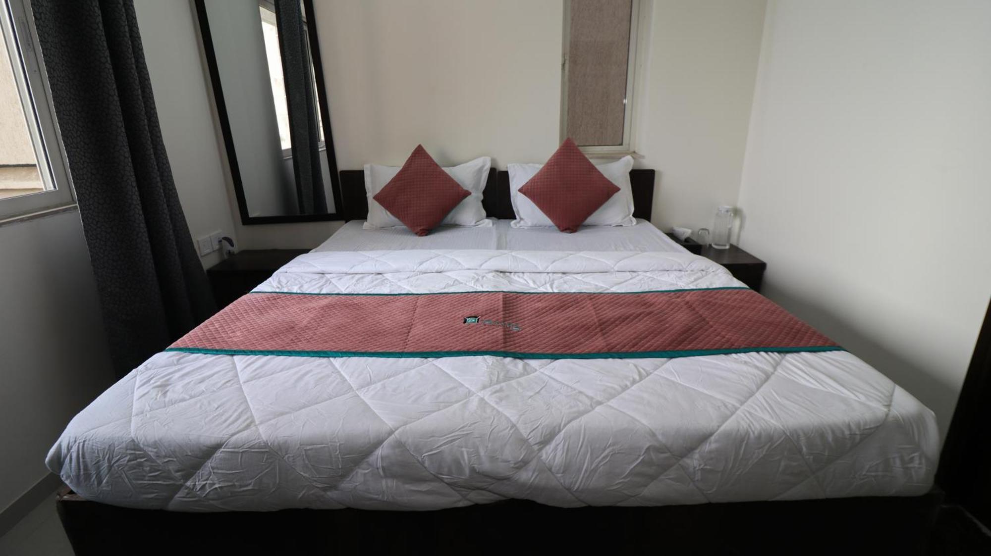 Pinaki Comfort Omkar Signet - Near Nesco Mumbai