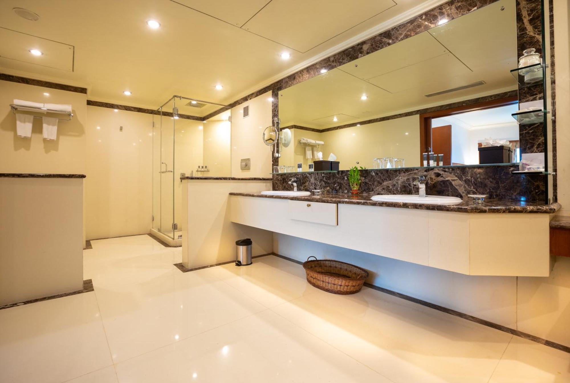 Hotel The Orchid Parle 5*