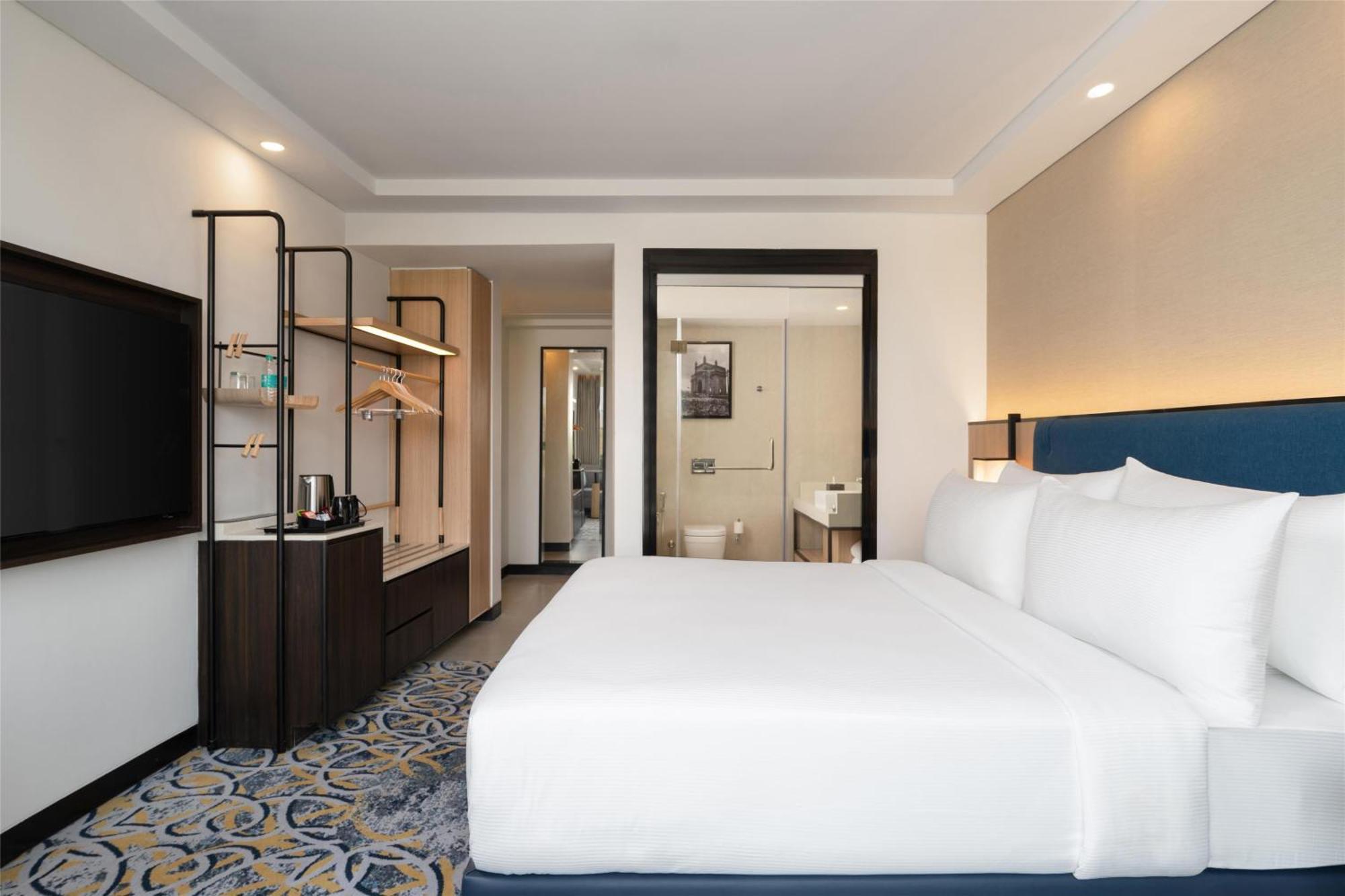 Hilton Garden International Airport 5*