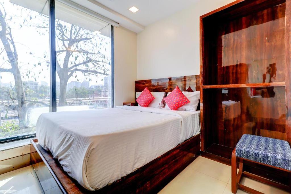 Prime Inn, Andheri West - Near International Airport Hotel