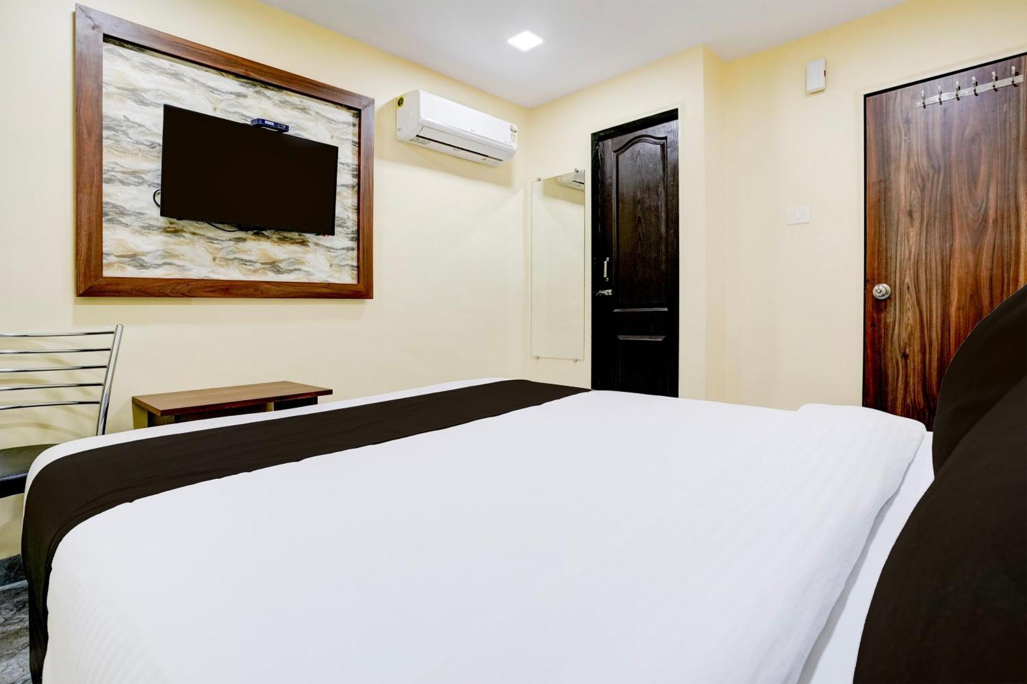 Hotel Aai Om Residency *