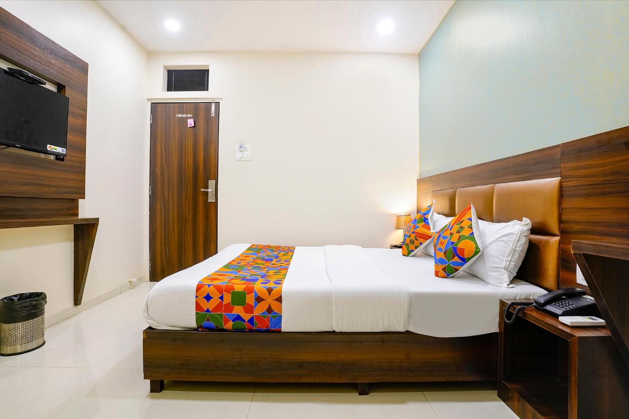 Fabhotel Bkc Anex 2*