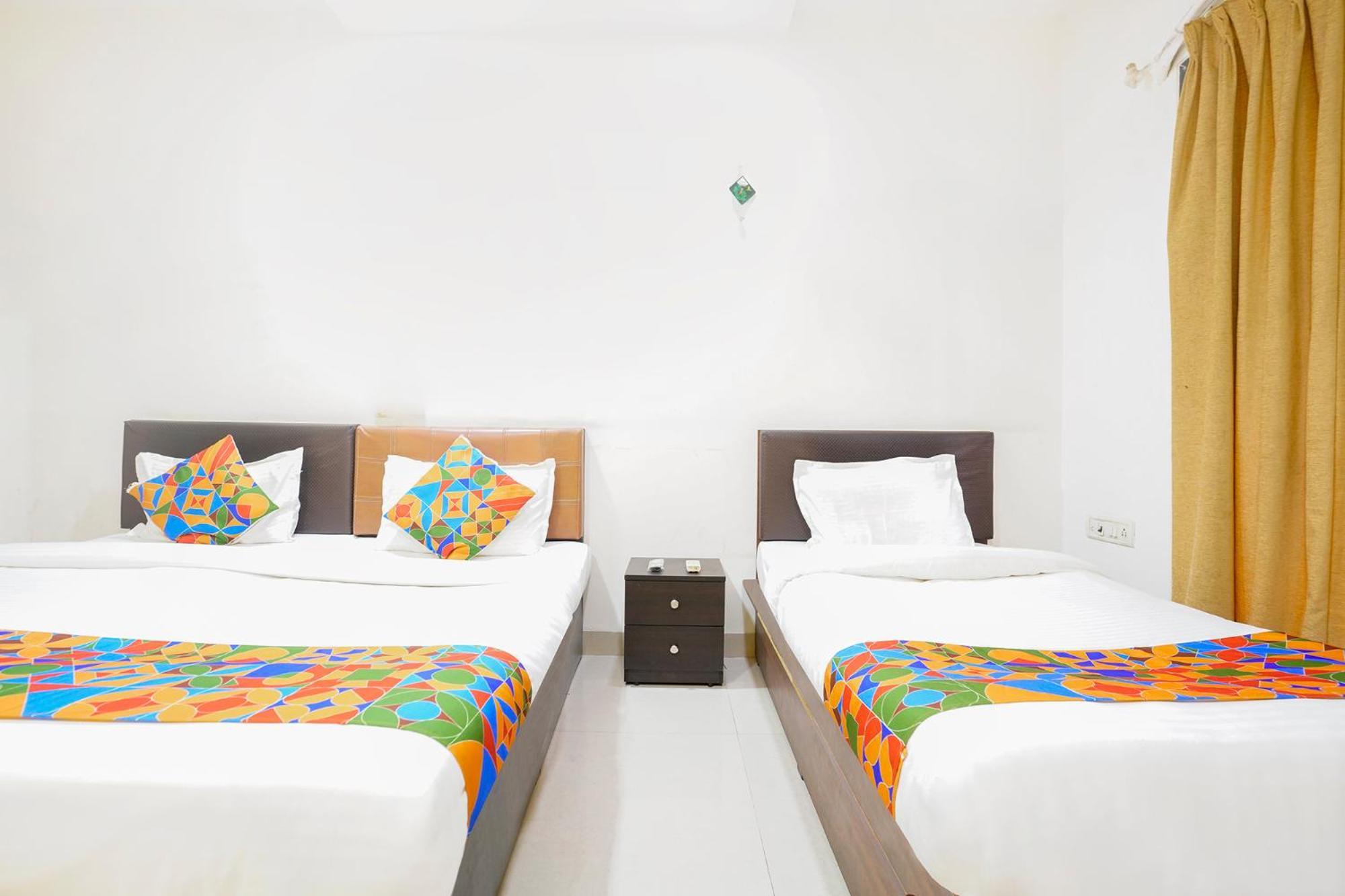 Fabhotel Rio House