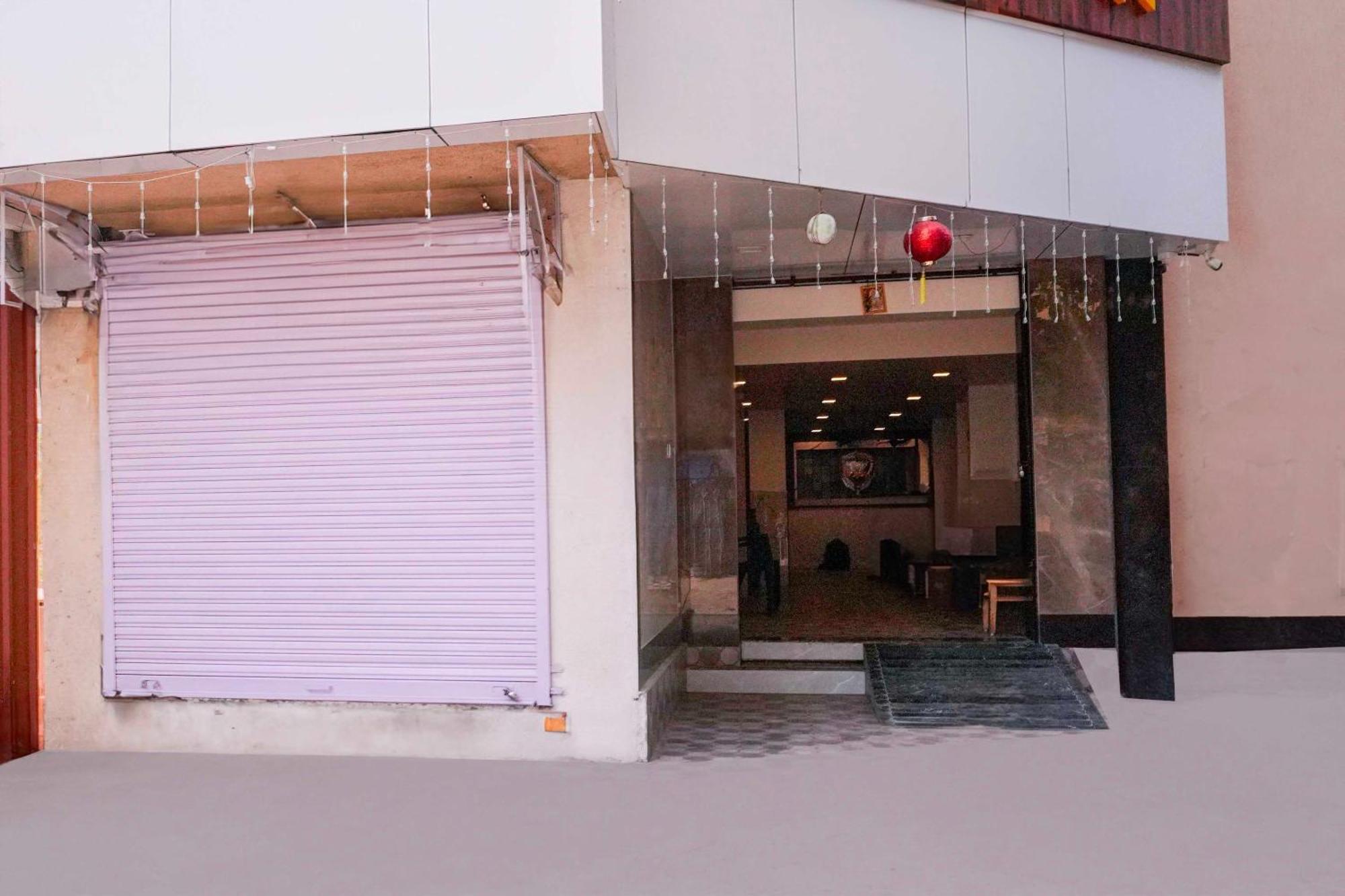 O Nandiwali Bus Terminal Hotel 3*