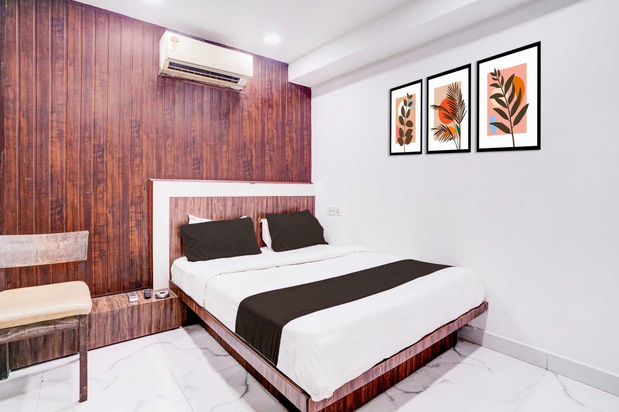 Hotel O Lokhandwala Andheri West 3*